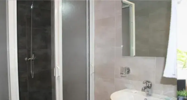 Sun Suite - single occupancy in Ubay Hotel Sun Suite - single occupancy in Ubay Hotel