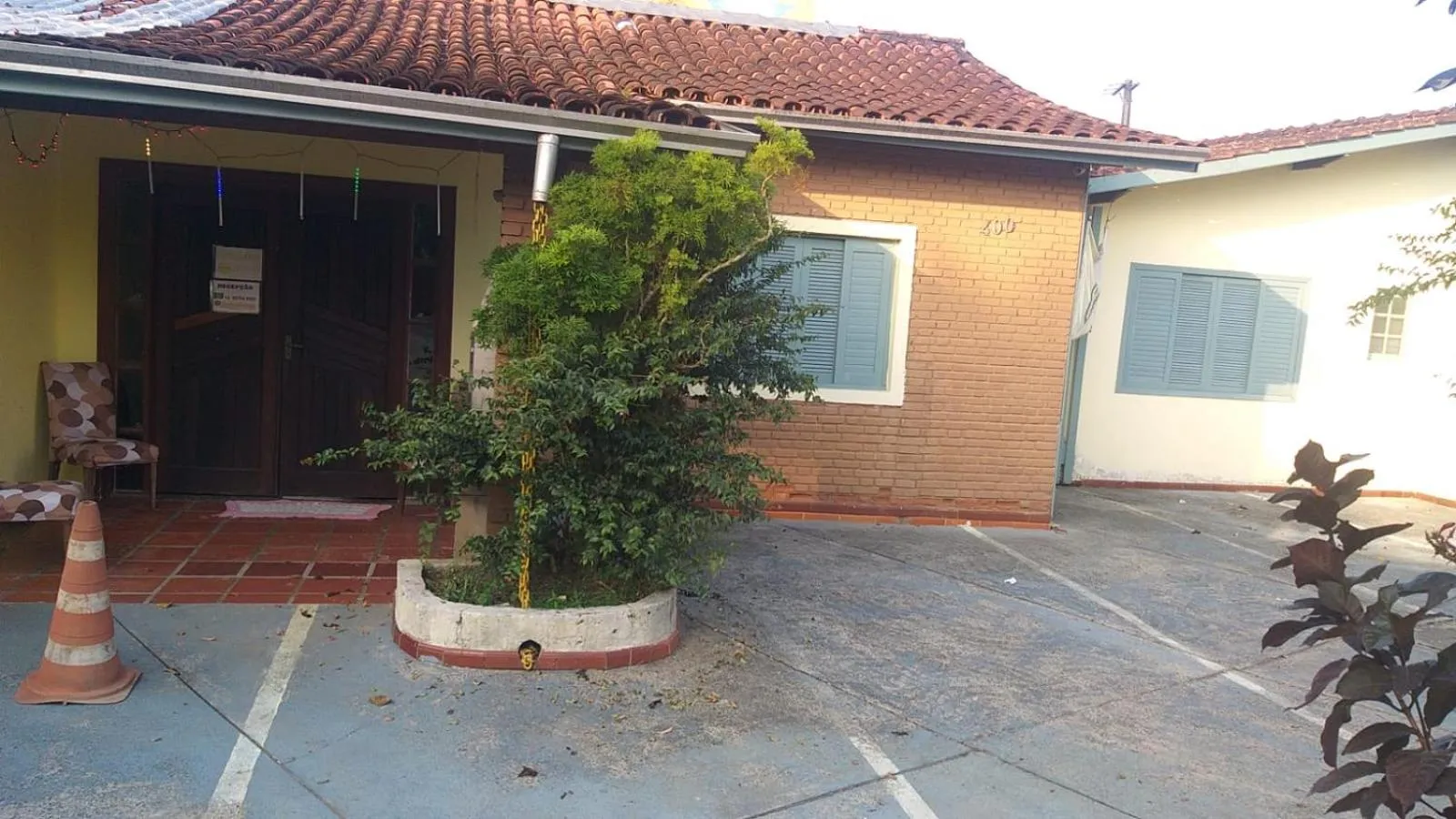 Property building in Pousada Edson