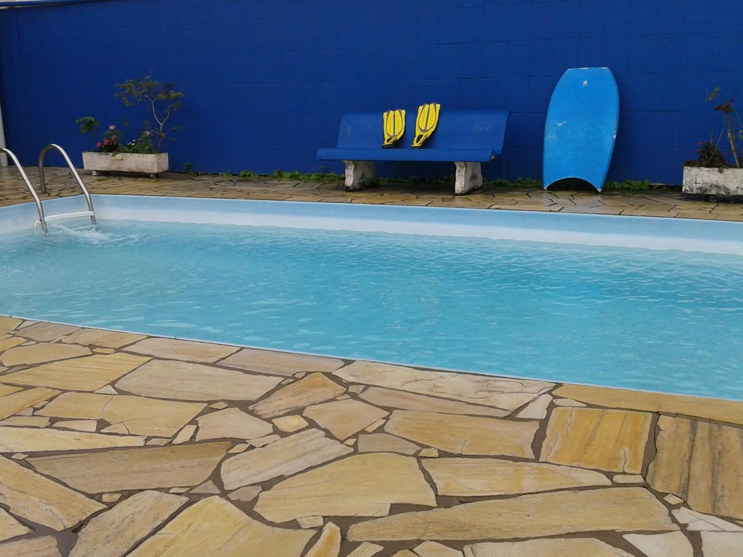 Swimming pool in Pousada Edson