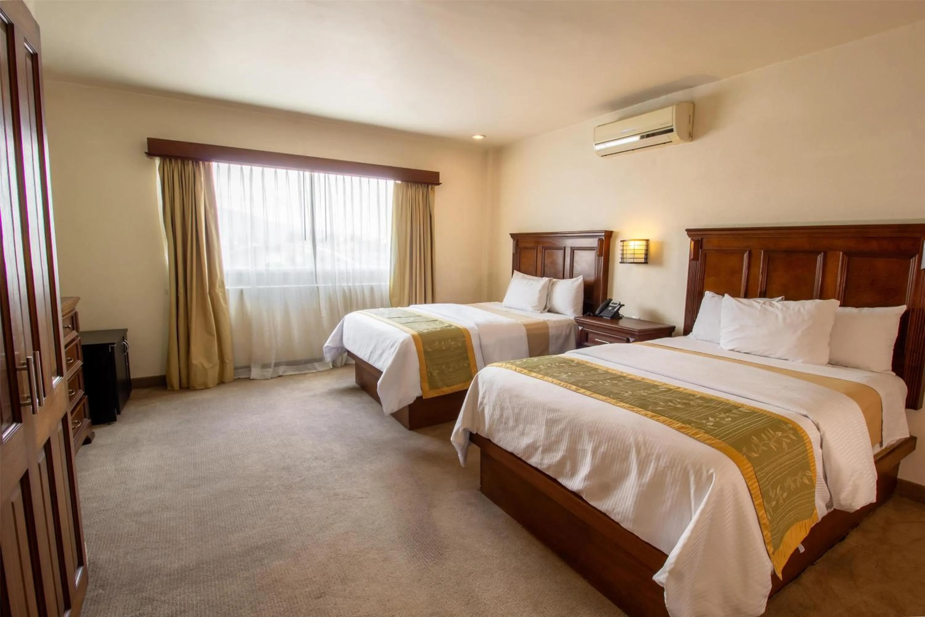 Photo of the whole room in Hecthorny San Carlos Tequisquiapan, BW Signature Collection