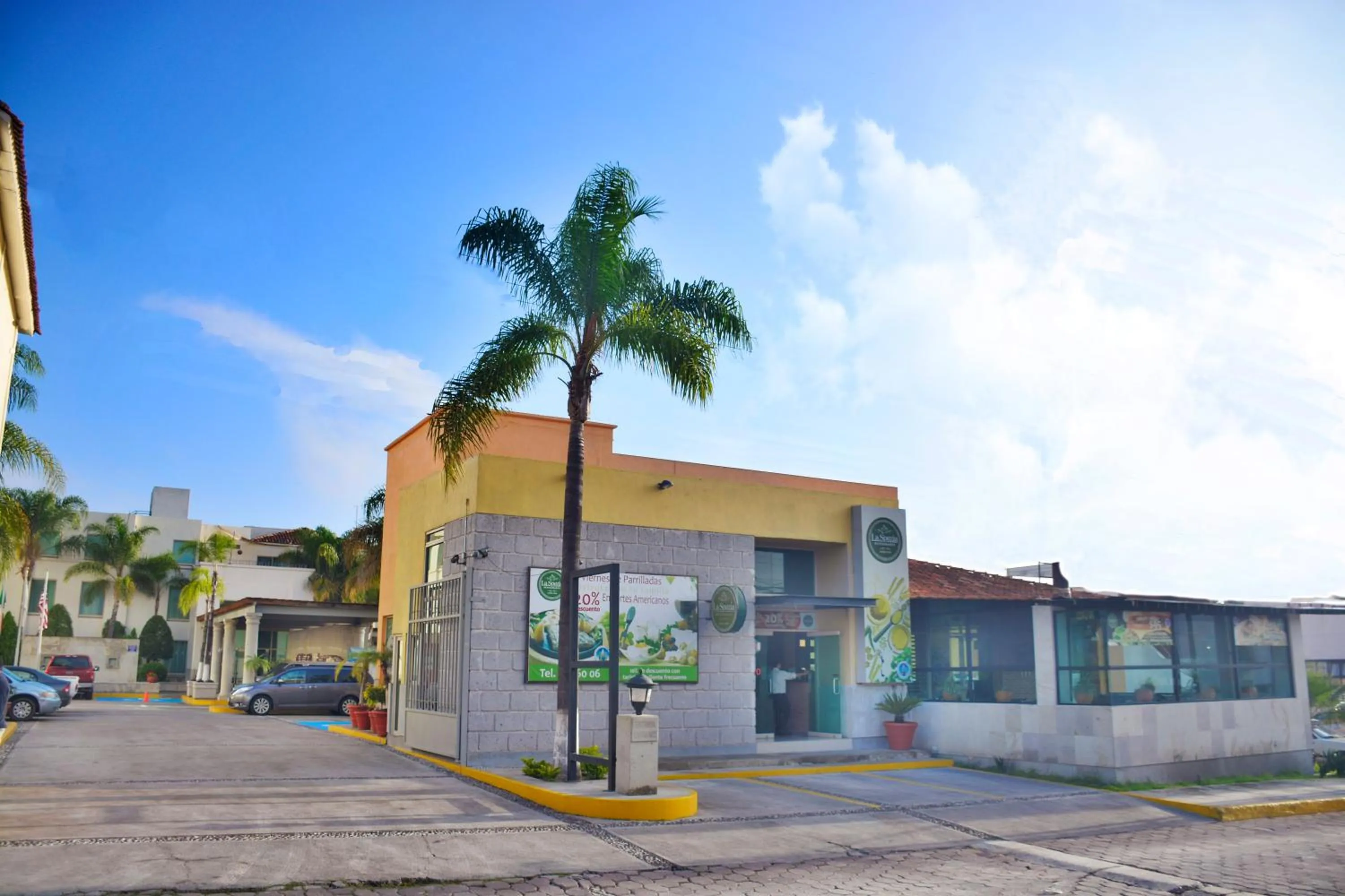 Property building in Hotel San Carlos Tequisquiapan