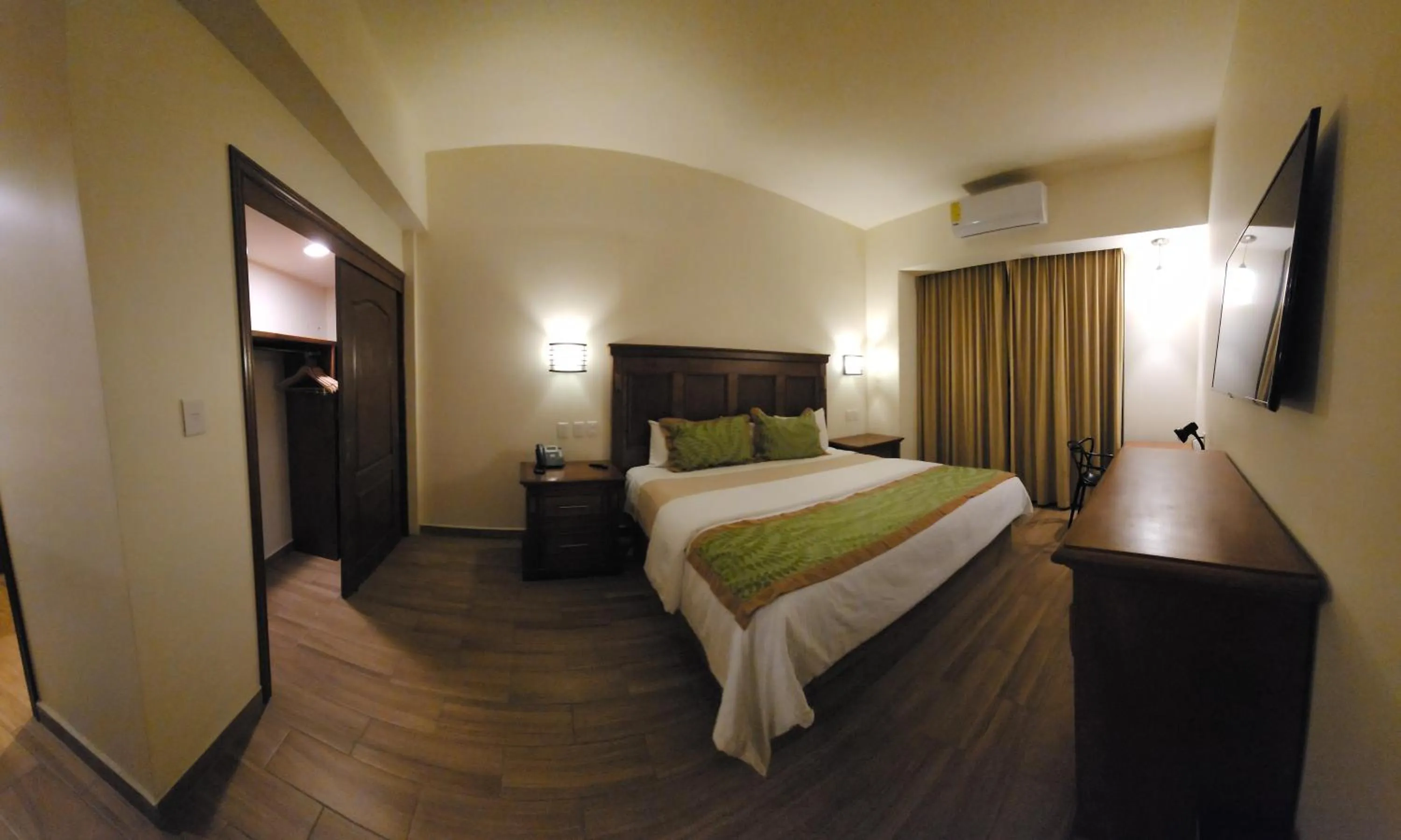 Bedroom, Bed in Hotel San Carlos Tequisquiapan