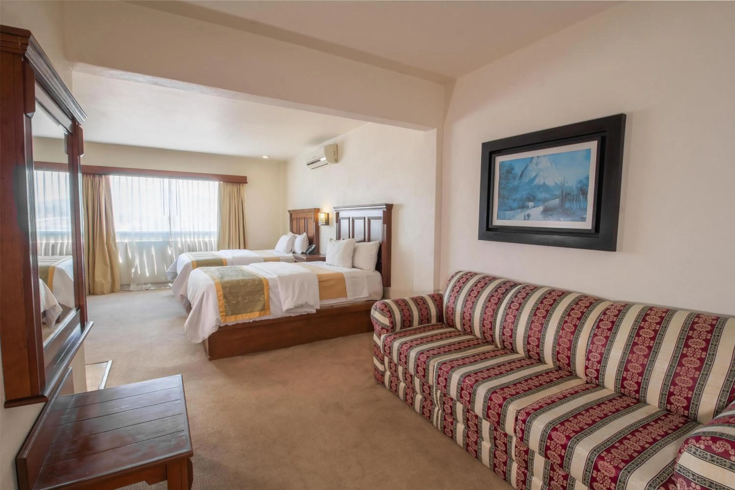 Photo of the whole room in Hecthorny San Carlos Tequisquiapan, BW Signature Collection