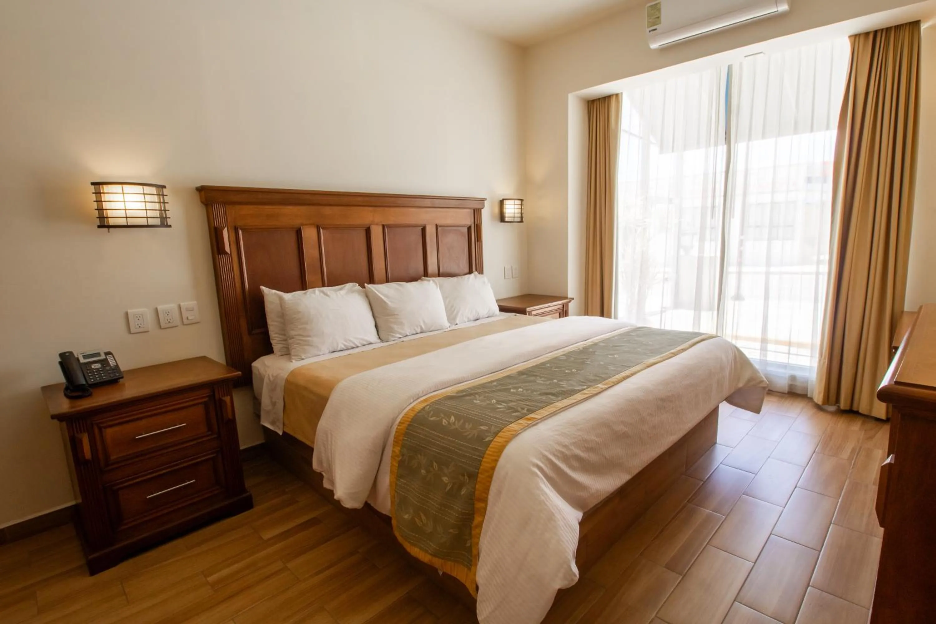 Bedroom, Bed in Hotel San Carlos Tequisquiapan