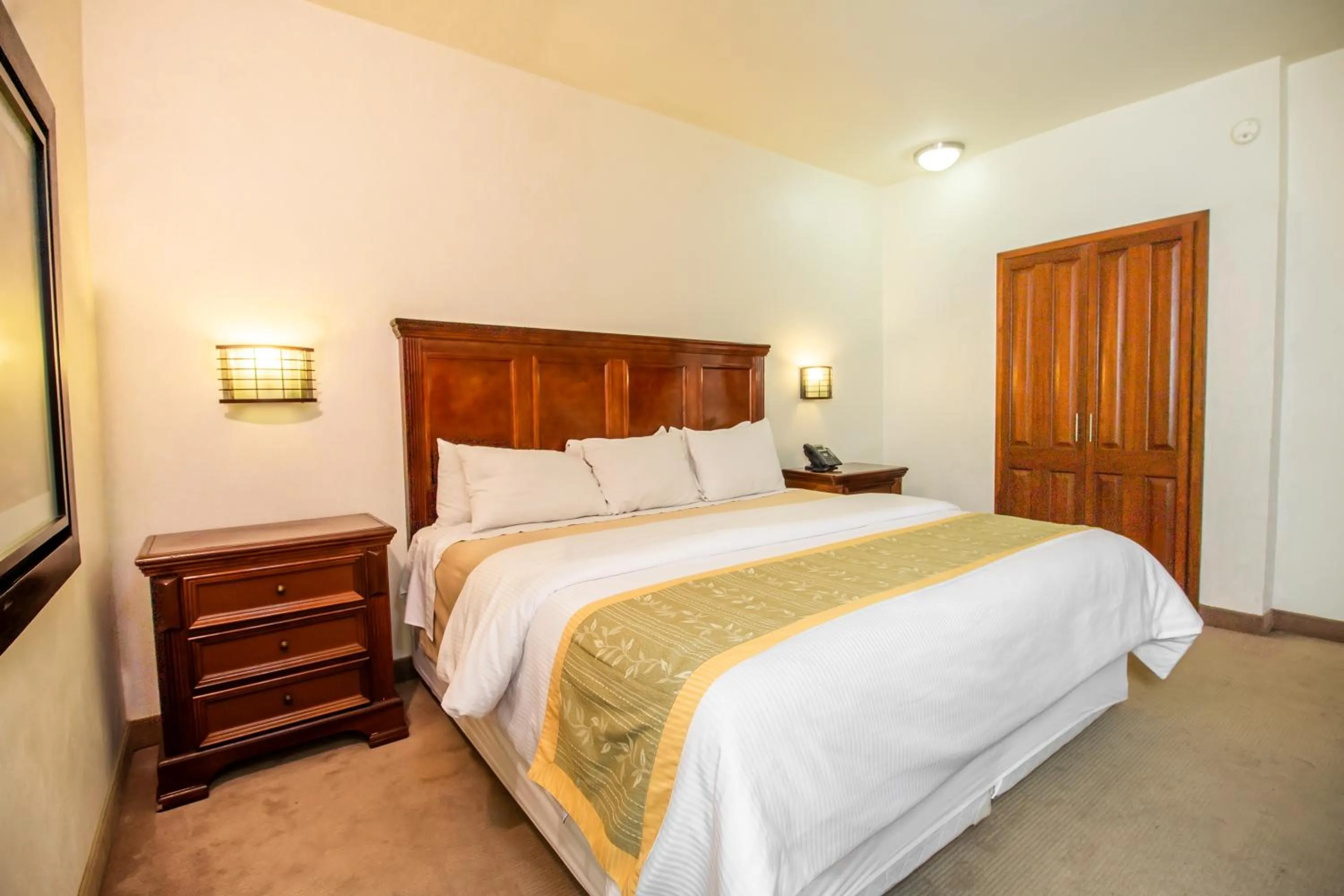 Bed in Hecthorny San Carlos Tequisquiapan, BW Signature Collection