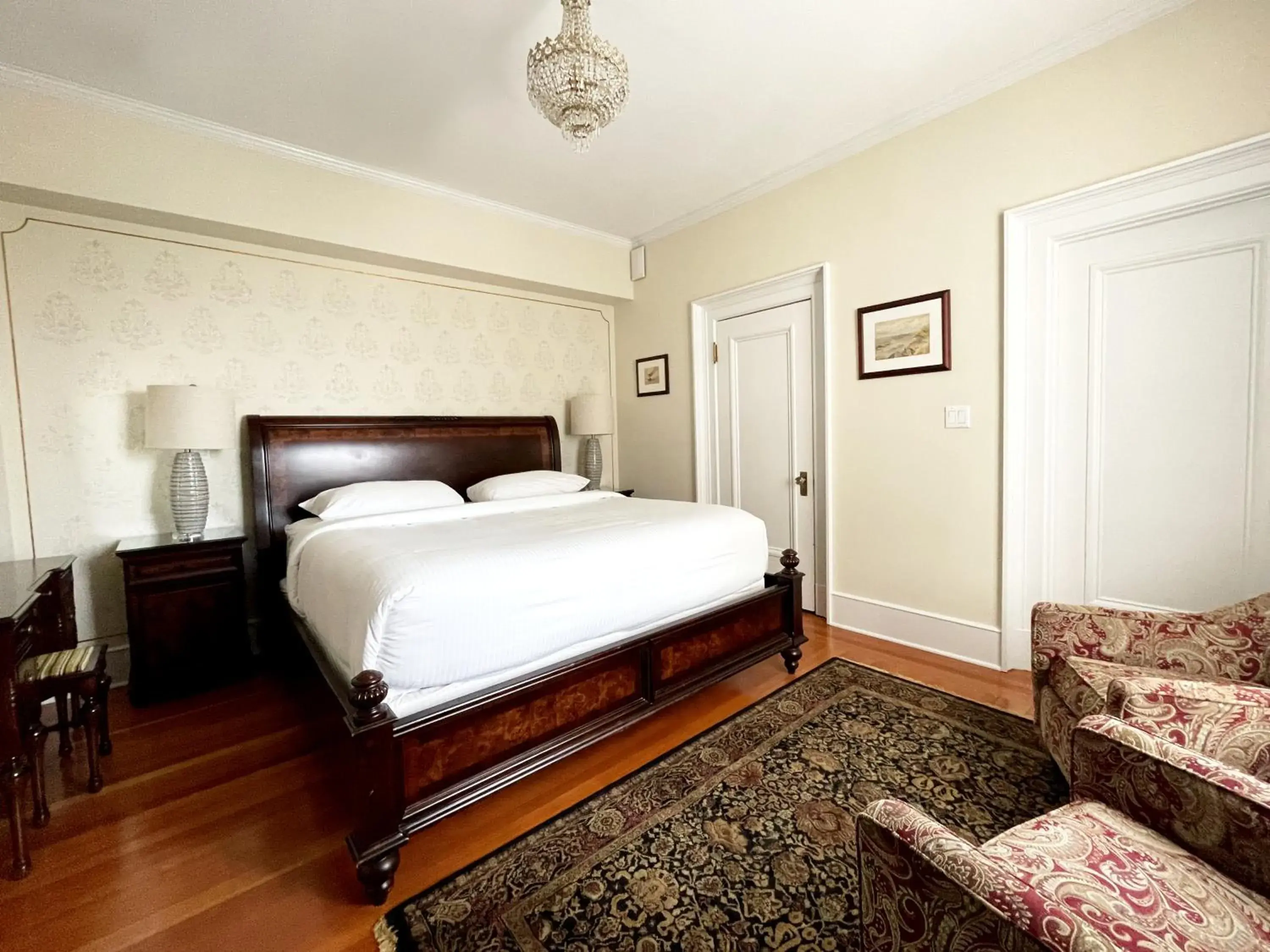 Superior Suite with Sea View in The Inn at the Union Club of British Columbia Superior Suite with Sea View in The Inn at the Union Club of British Columbia