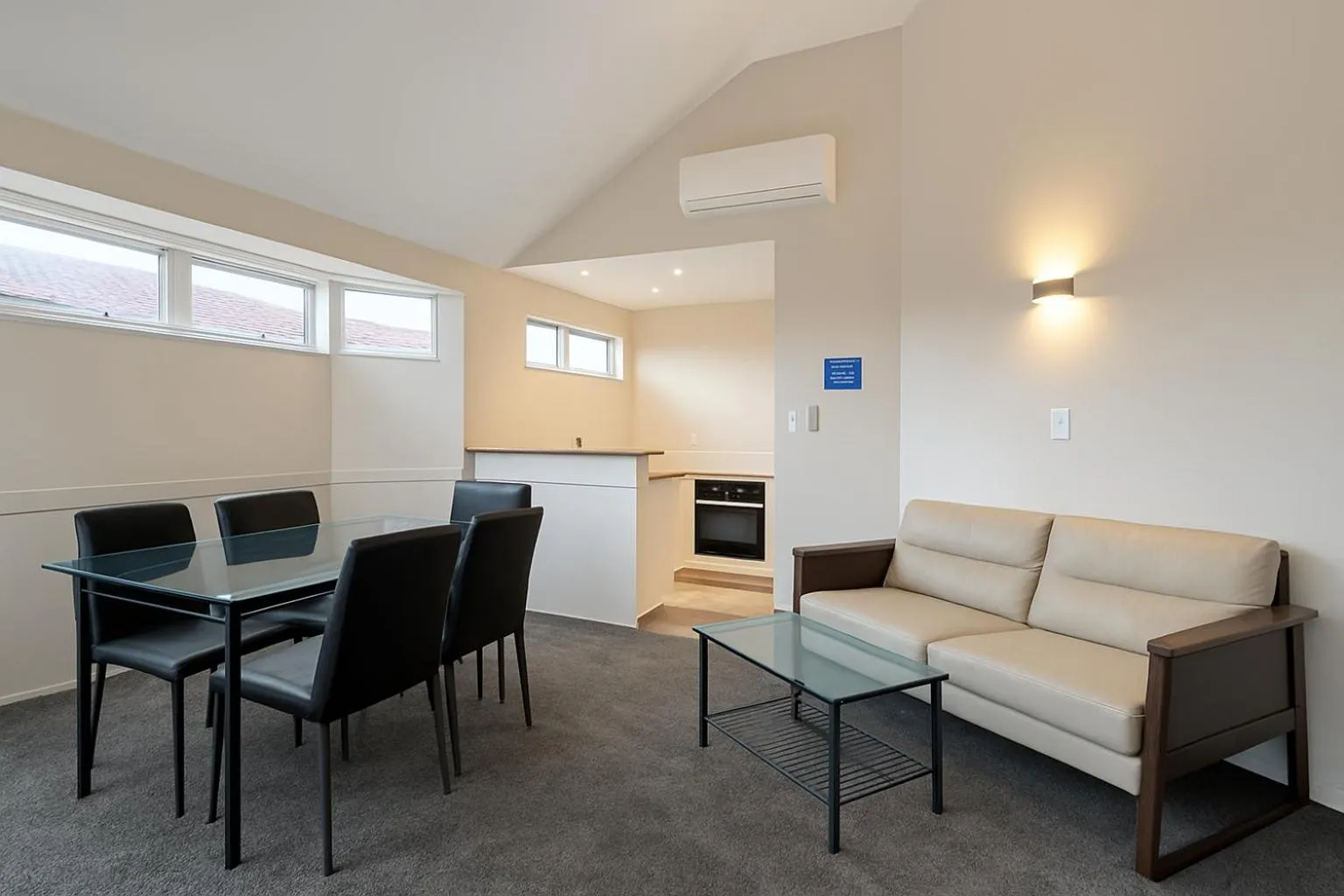 Dining area in Barclay Motel