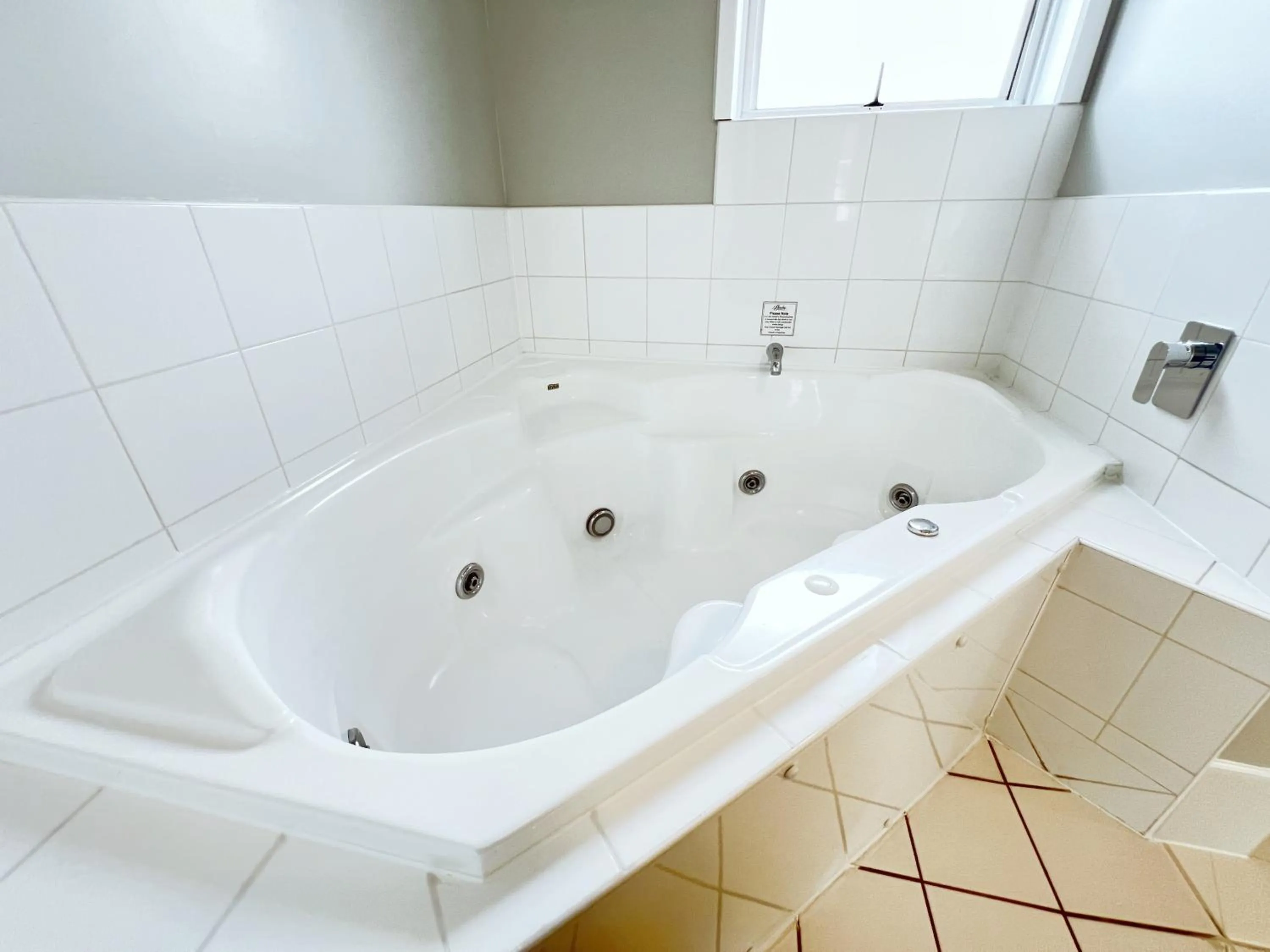 Bath in Barclay Motel