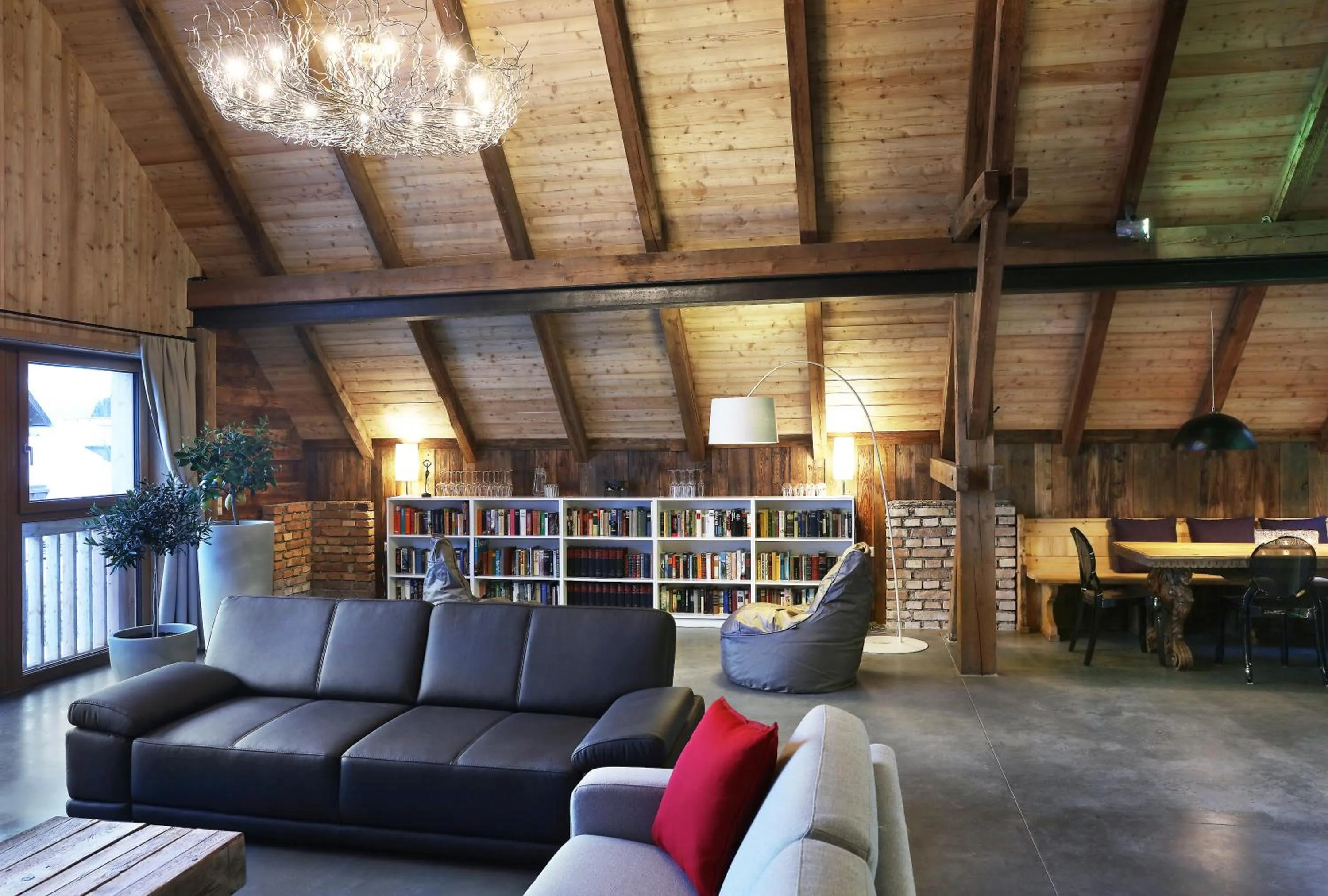 Library in Landschützer's Country Suites
