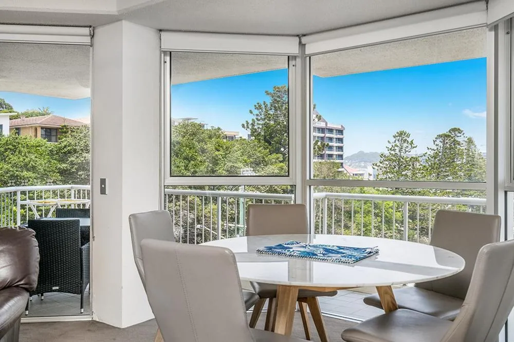 Dining area in Rainbow Bay Resort Holiday Apartments