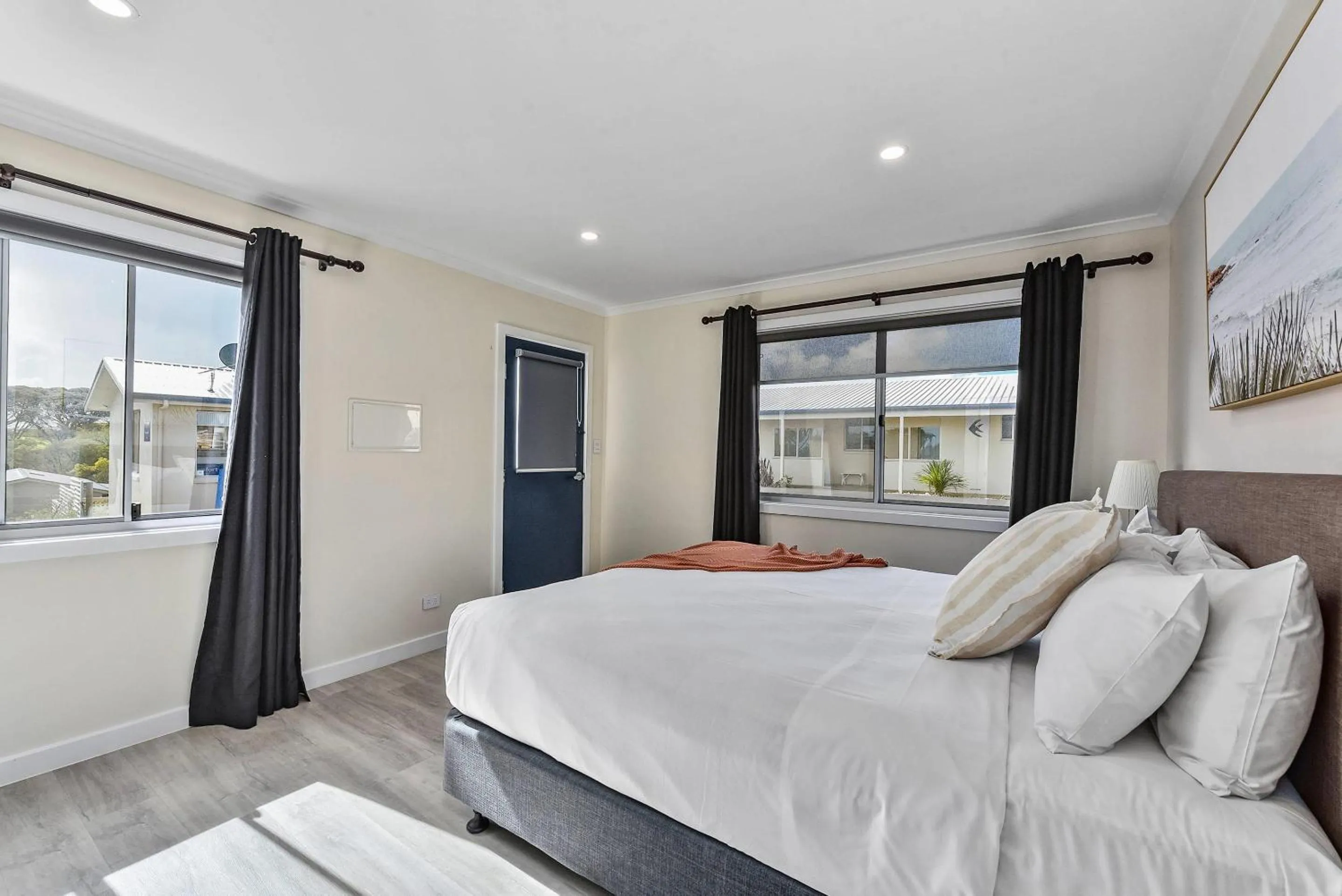 Bedroom, Bed in Comfort Inn Robe