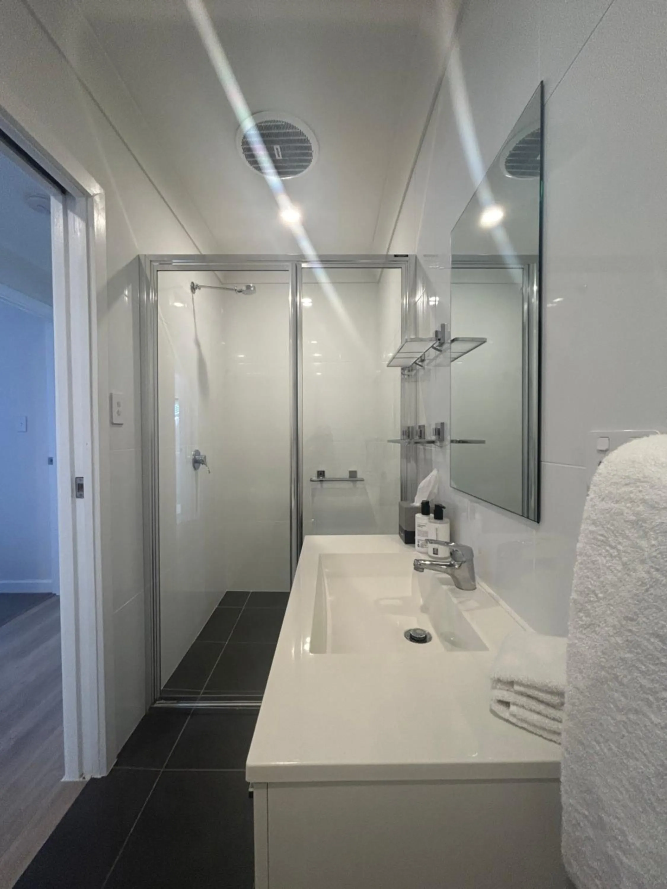 Shower in Comfort Inn Robe