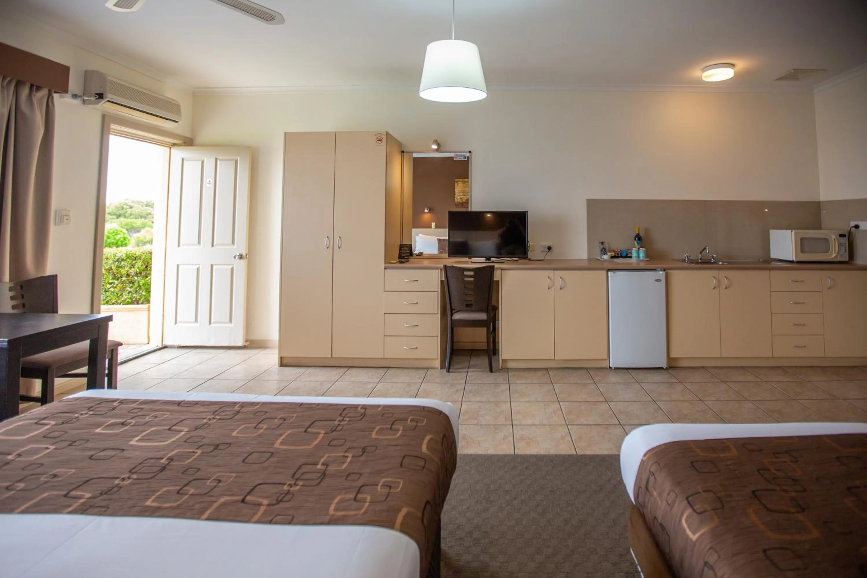 Photo of the whole room, Bed in Comfort Inn Robe