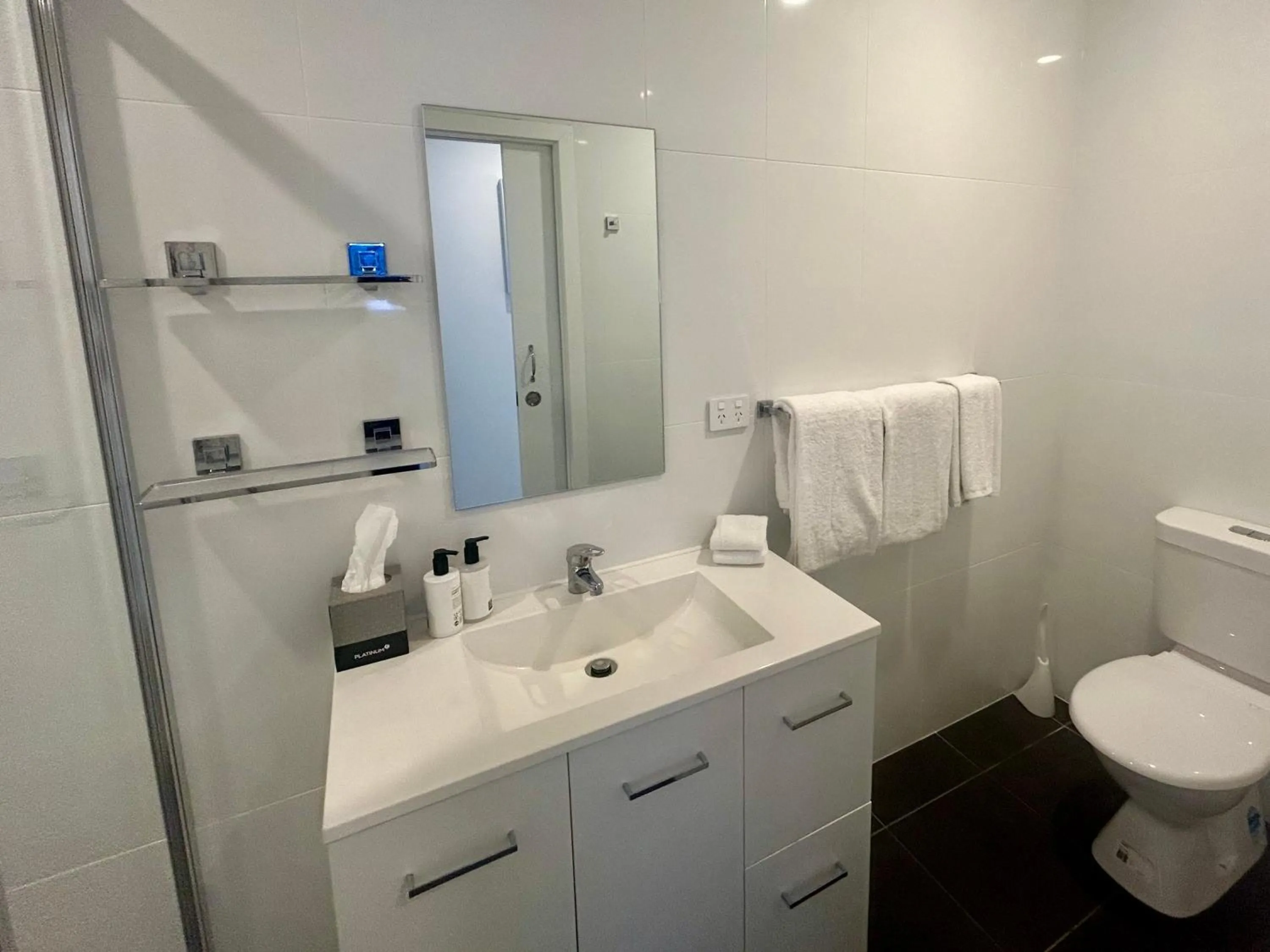 Shower in Comfort Inn Robe