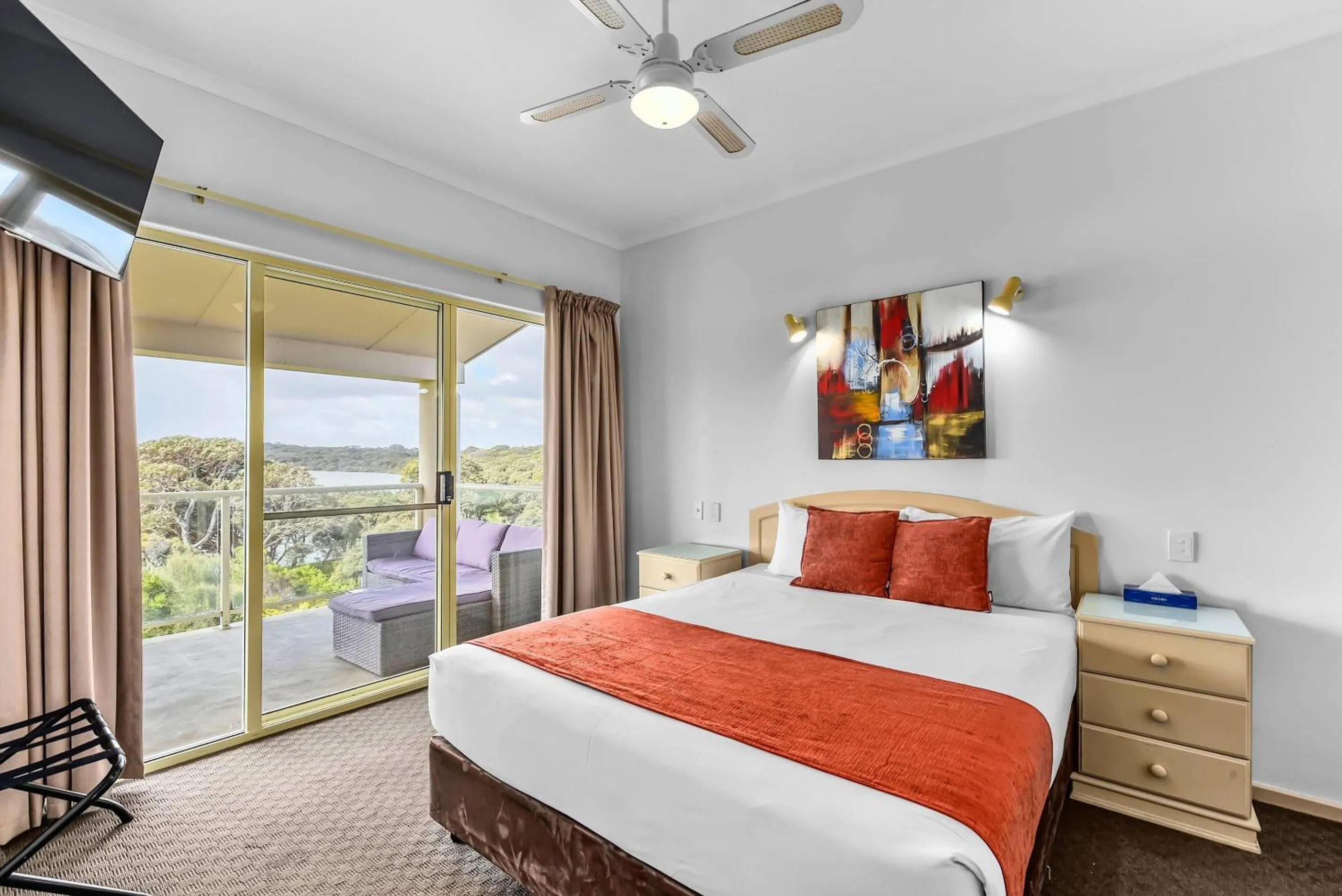 Bedroom, Bed in Comfort Inn Robe