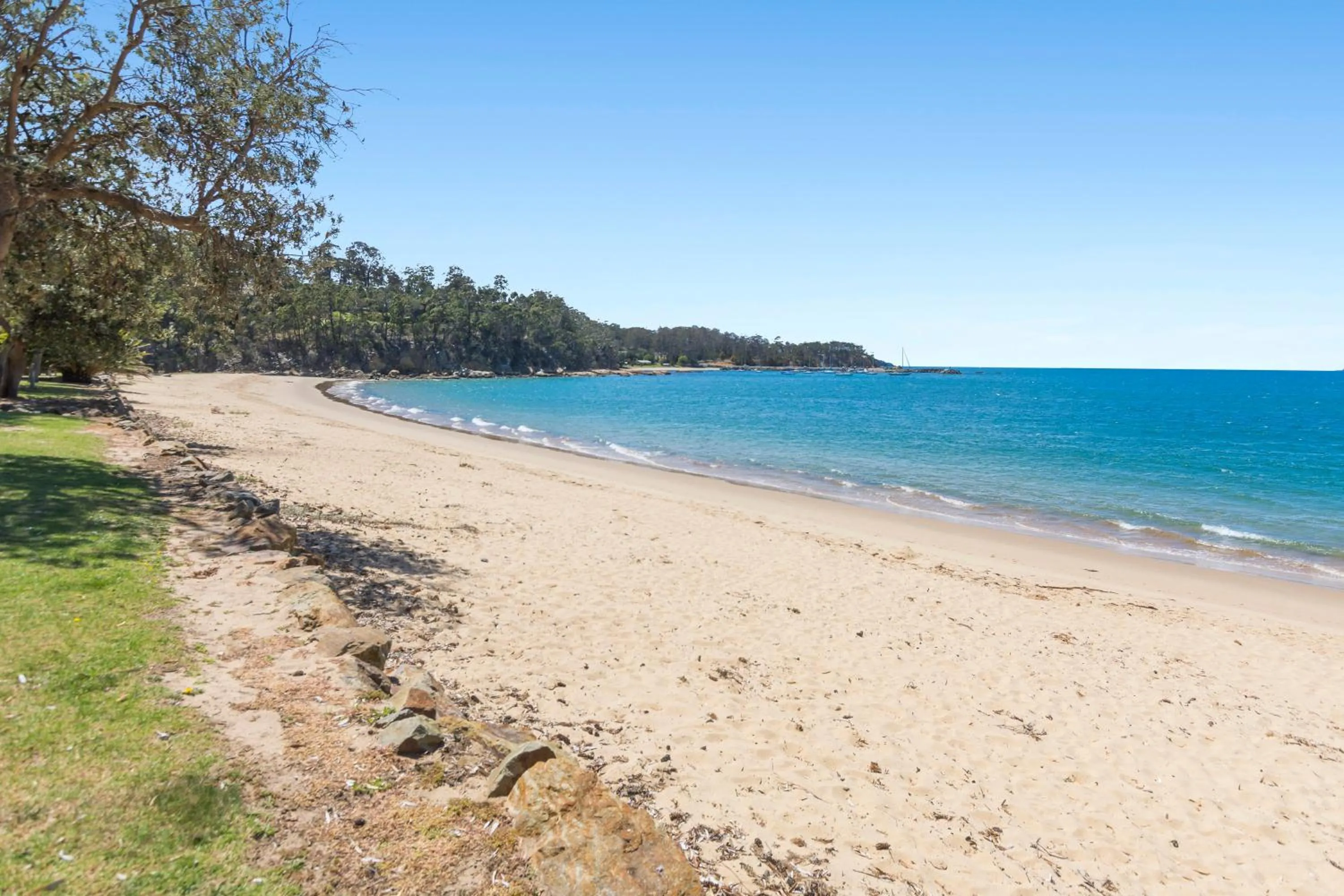 Beach in Ingenia Holidays Eden Beachfront