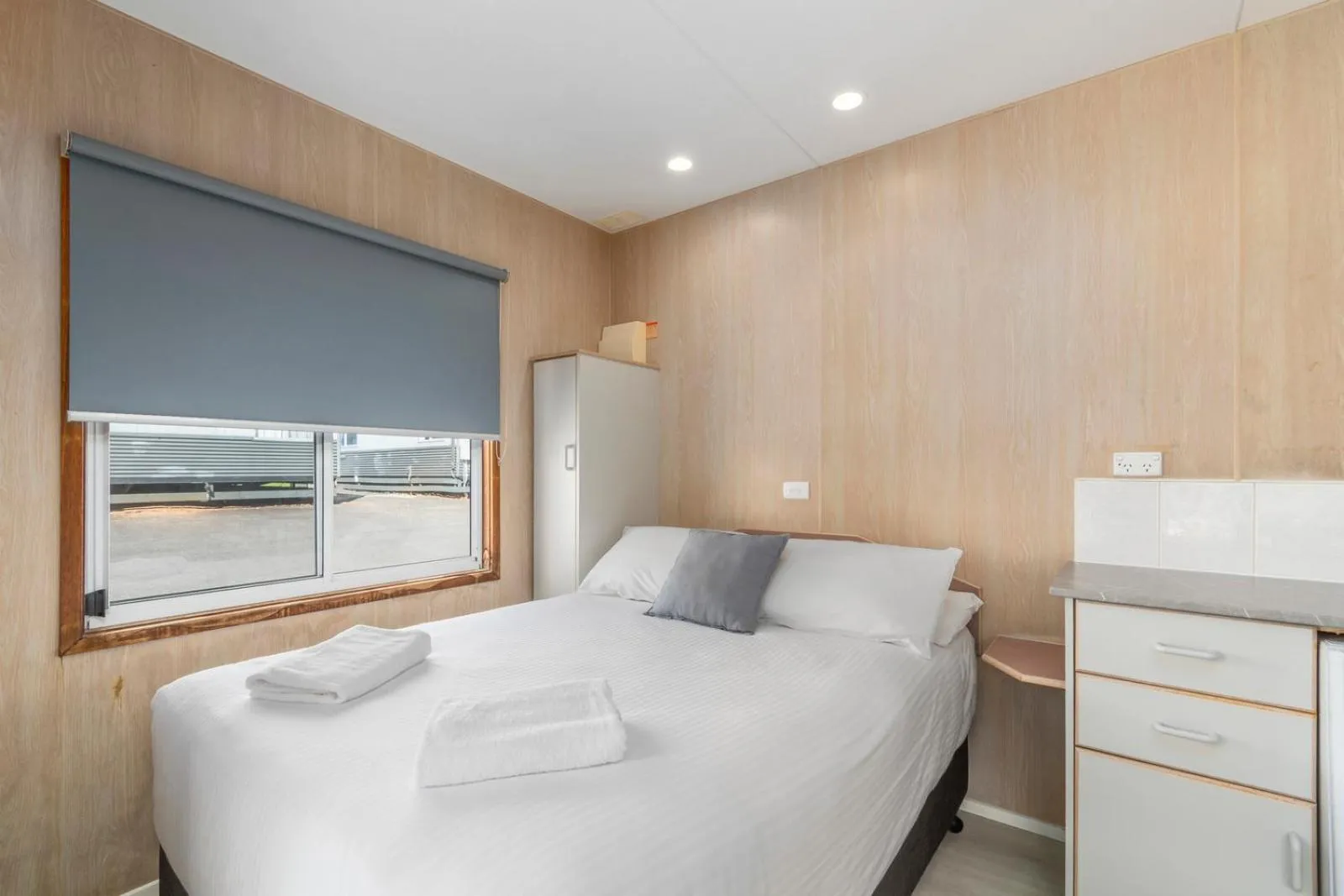 Bed in Ingenia Holidays Eden Beachfront