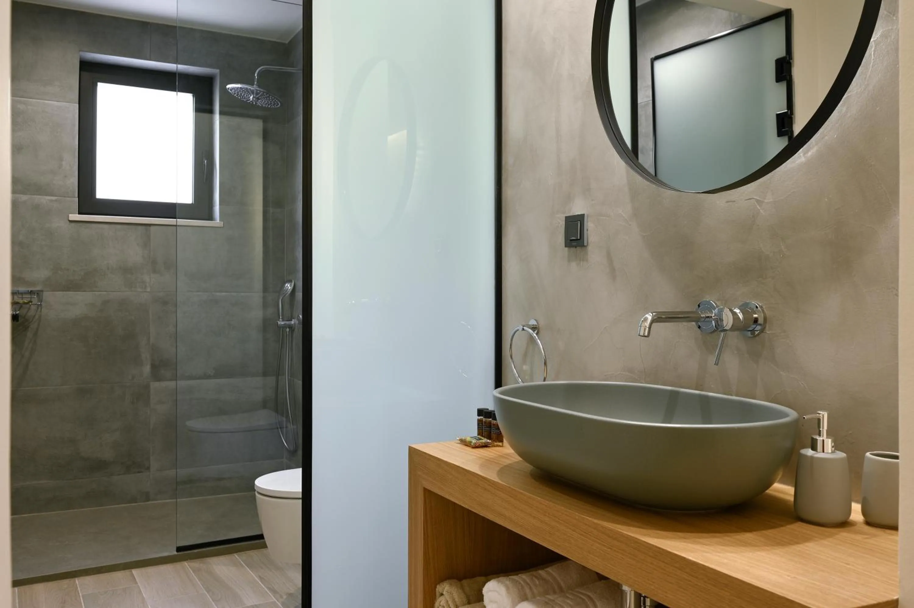 Shower in Casa D'Irene Deluxe Hotel