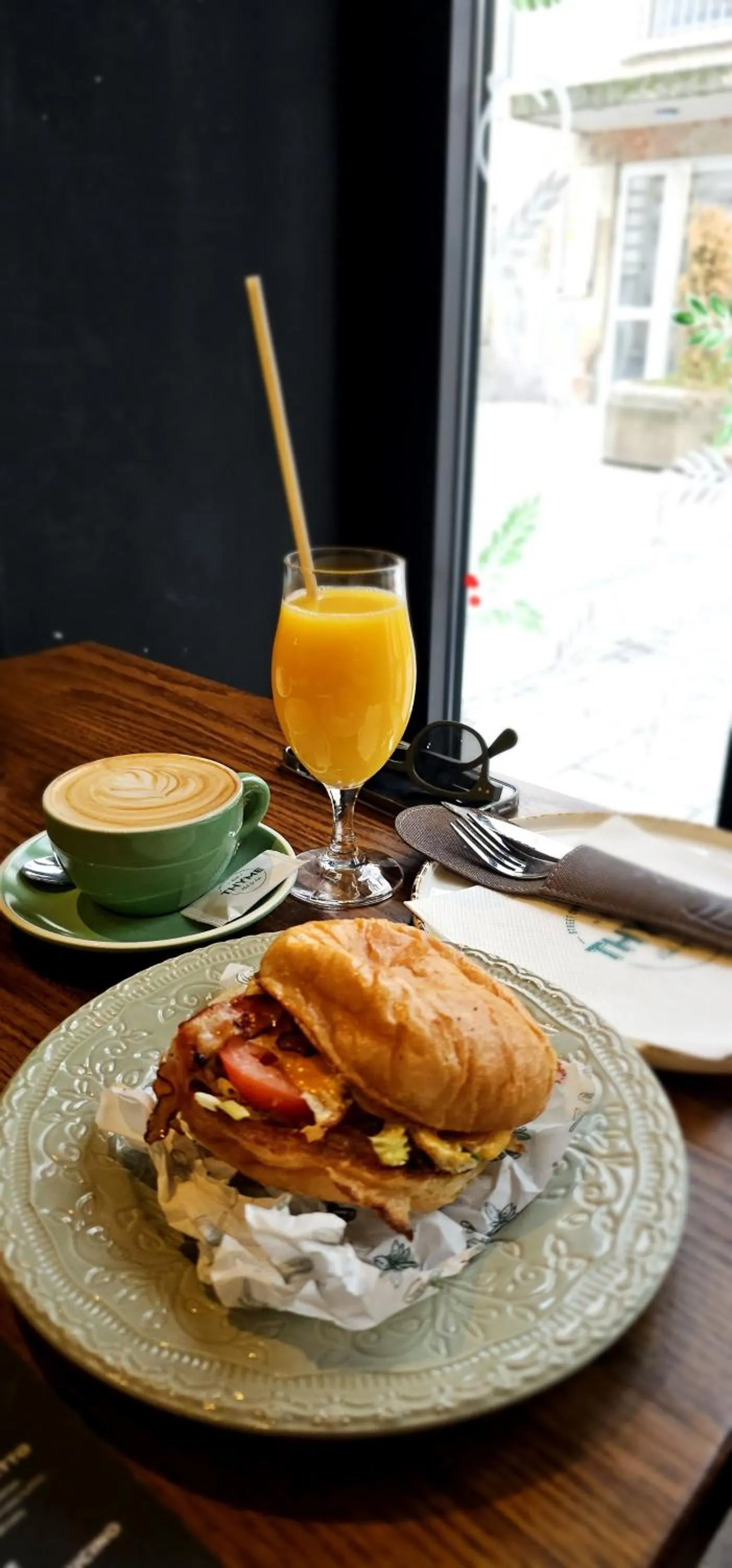 Restaurant/places to eat in SuperB Luxury Suites