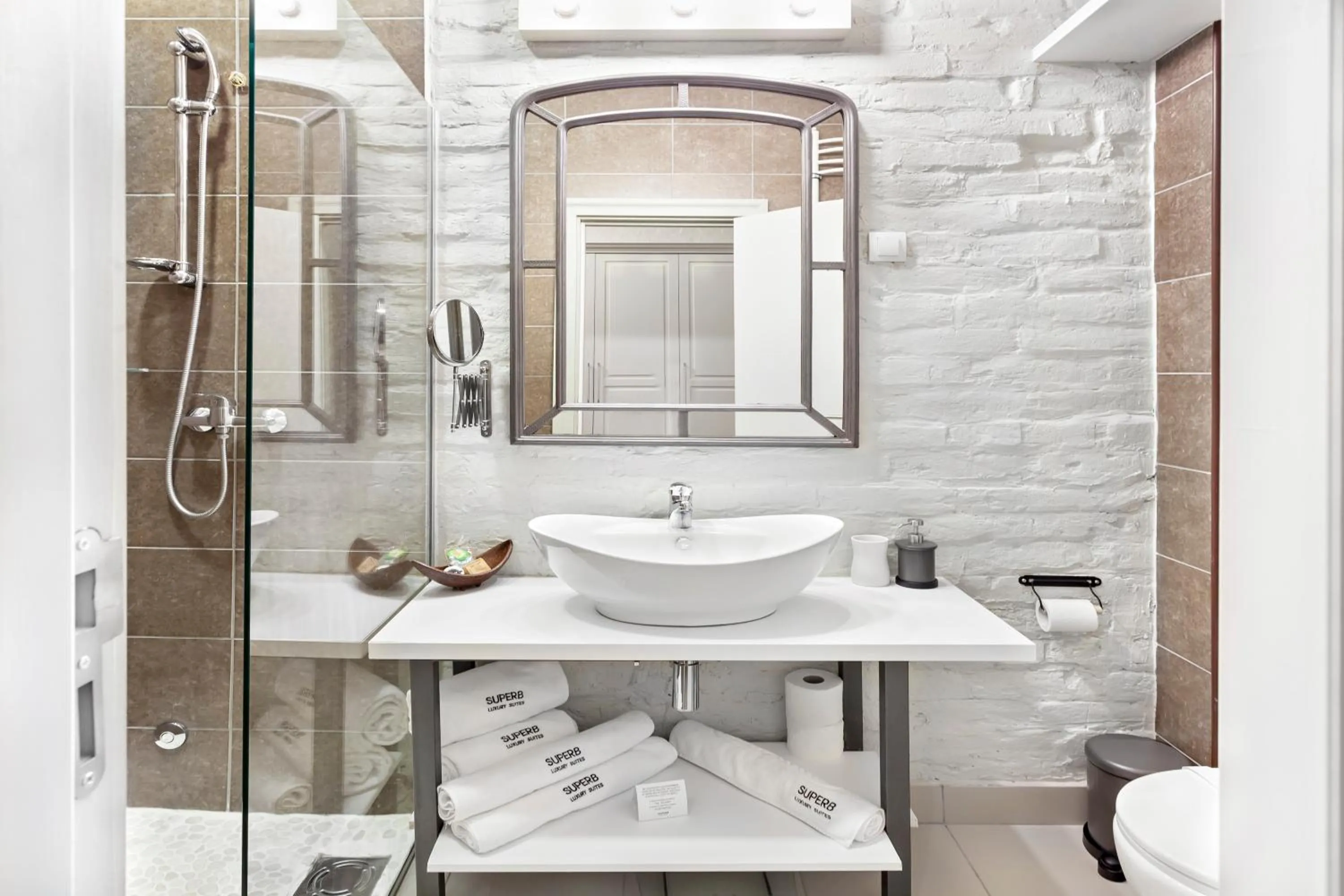 Bathroom in SuperB Luxury Suites