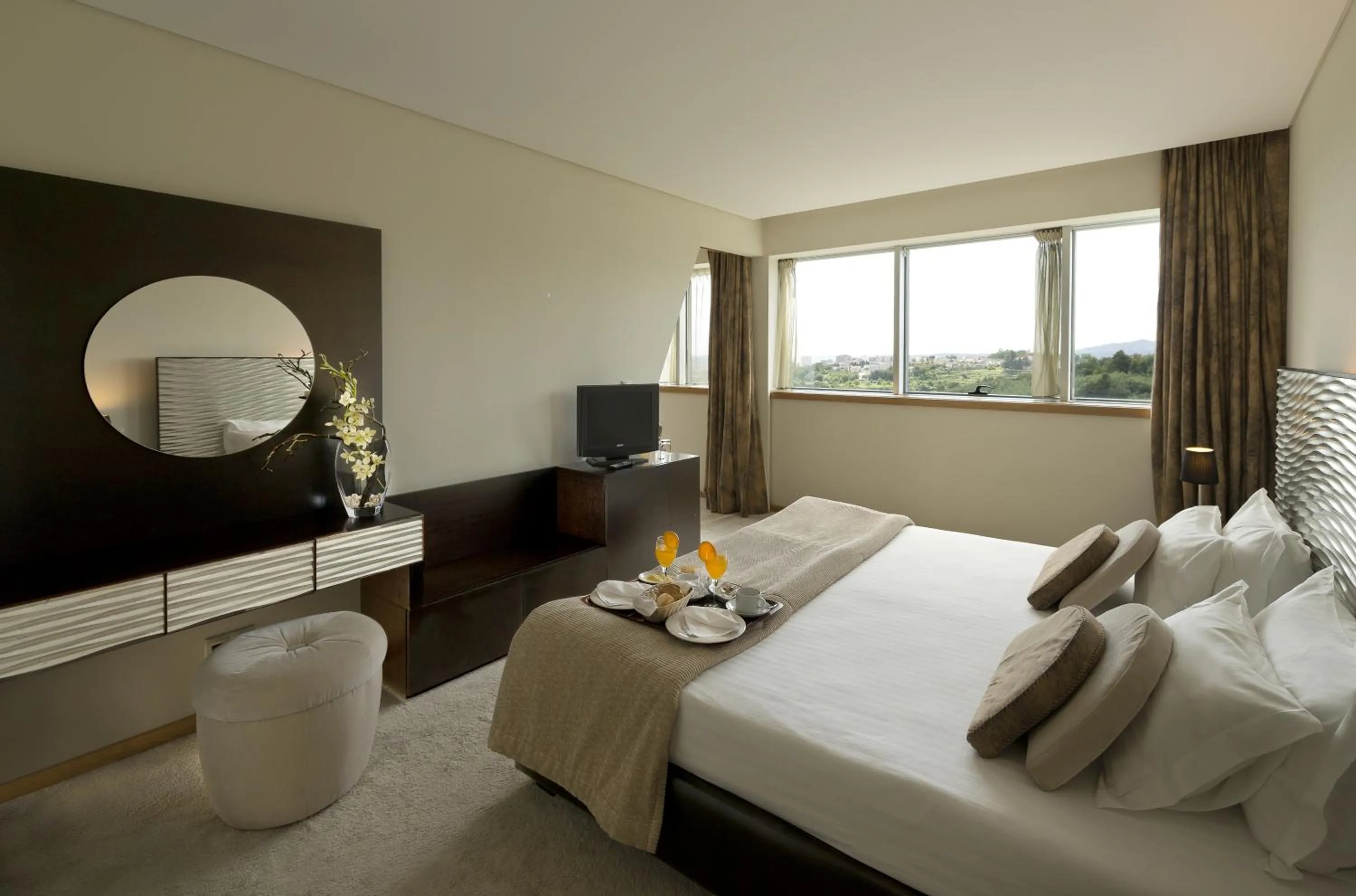 Photo of the whole room, Bed in Penafiel Park Hotel & Spa