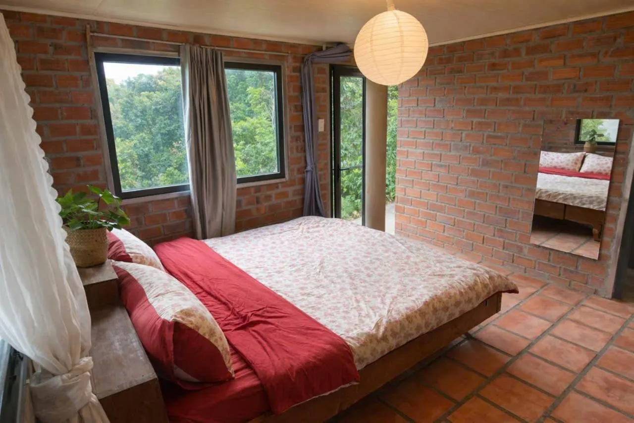 Bed in Midori Heritage Coffee Farm