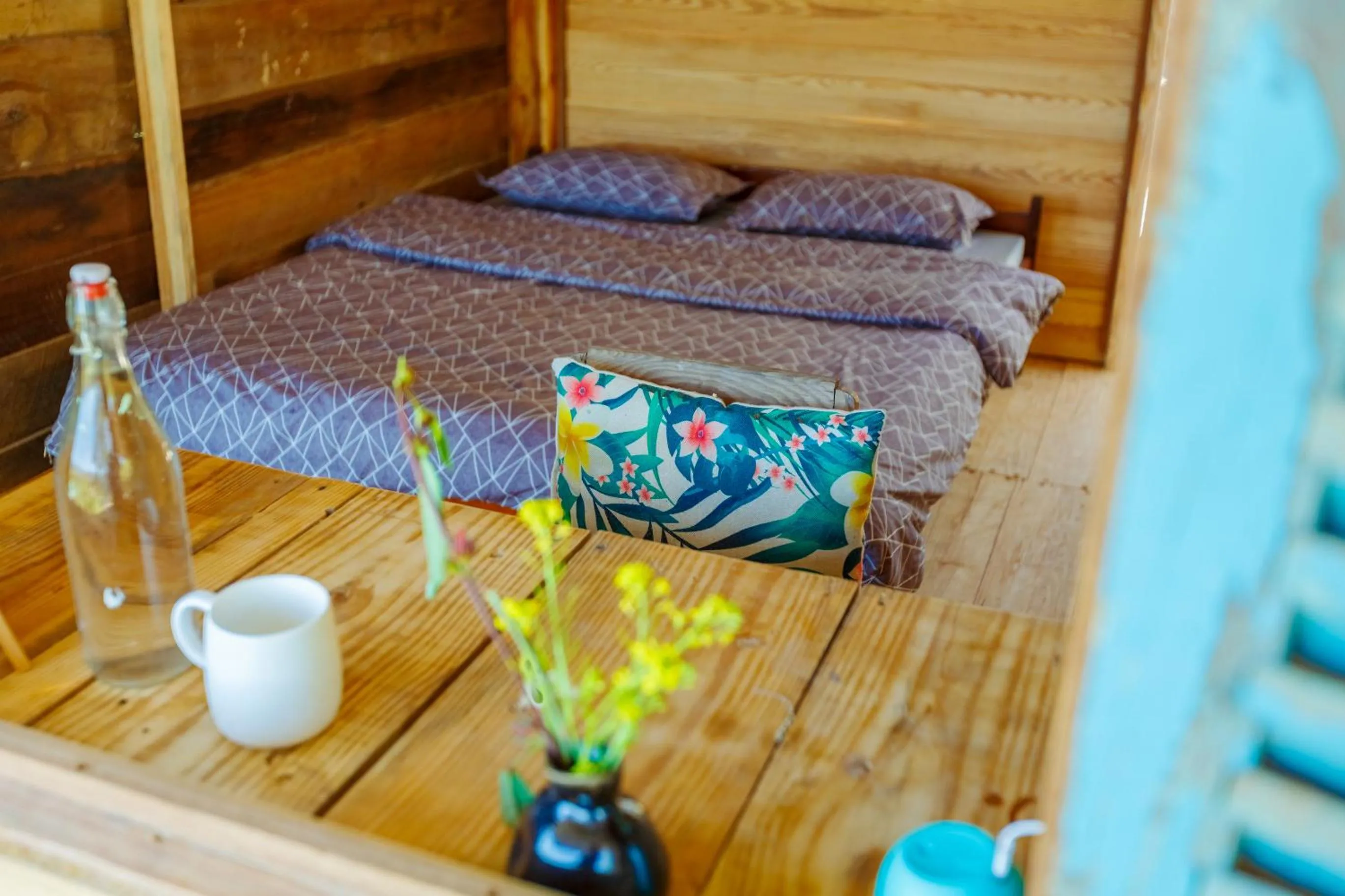 Photo of the whole room, Bed in Midori Heritage Coffee Farm