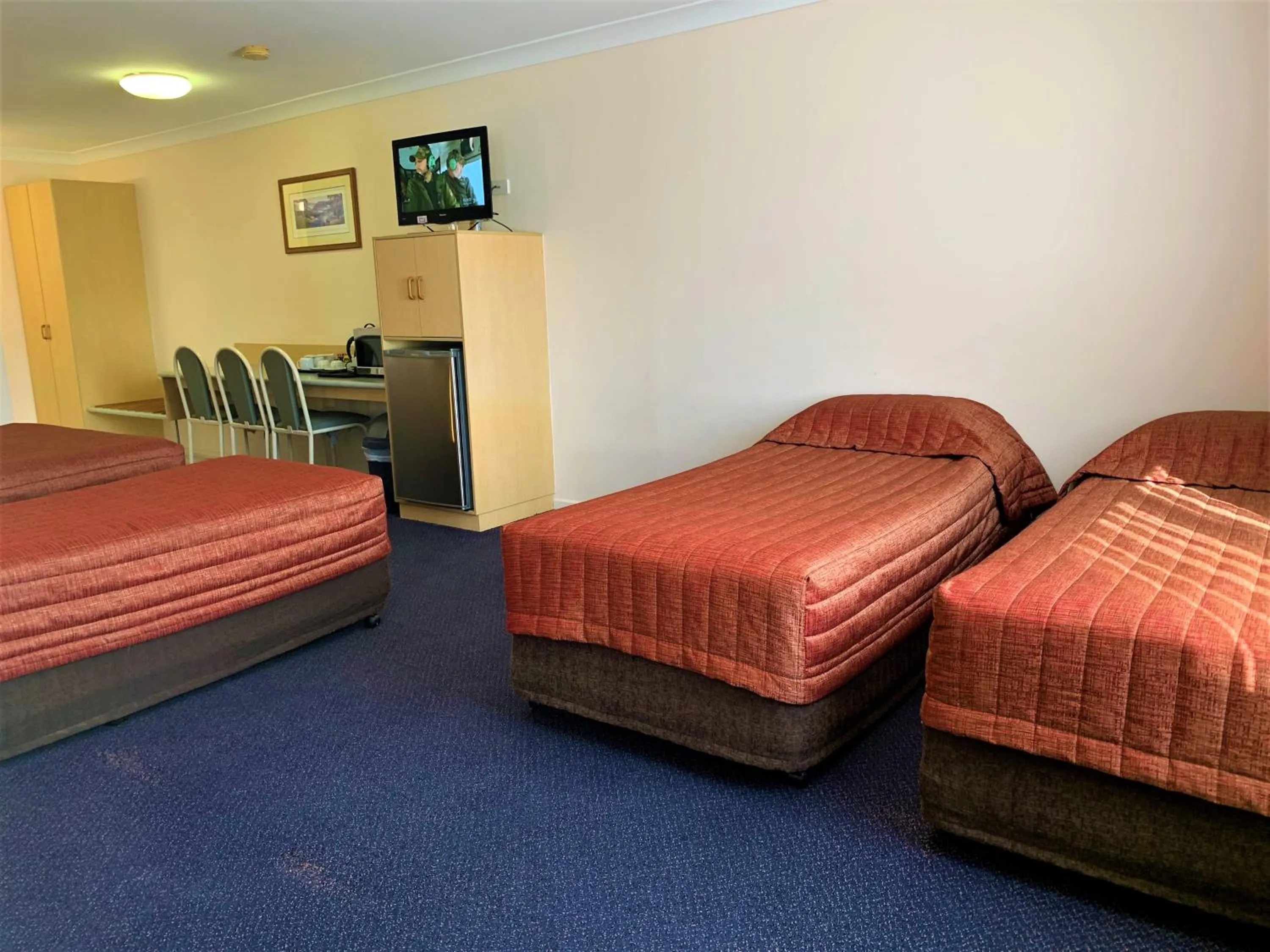 Photo of the whole room, Bed in Silo Motor Inn Biloela