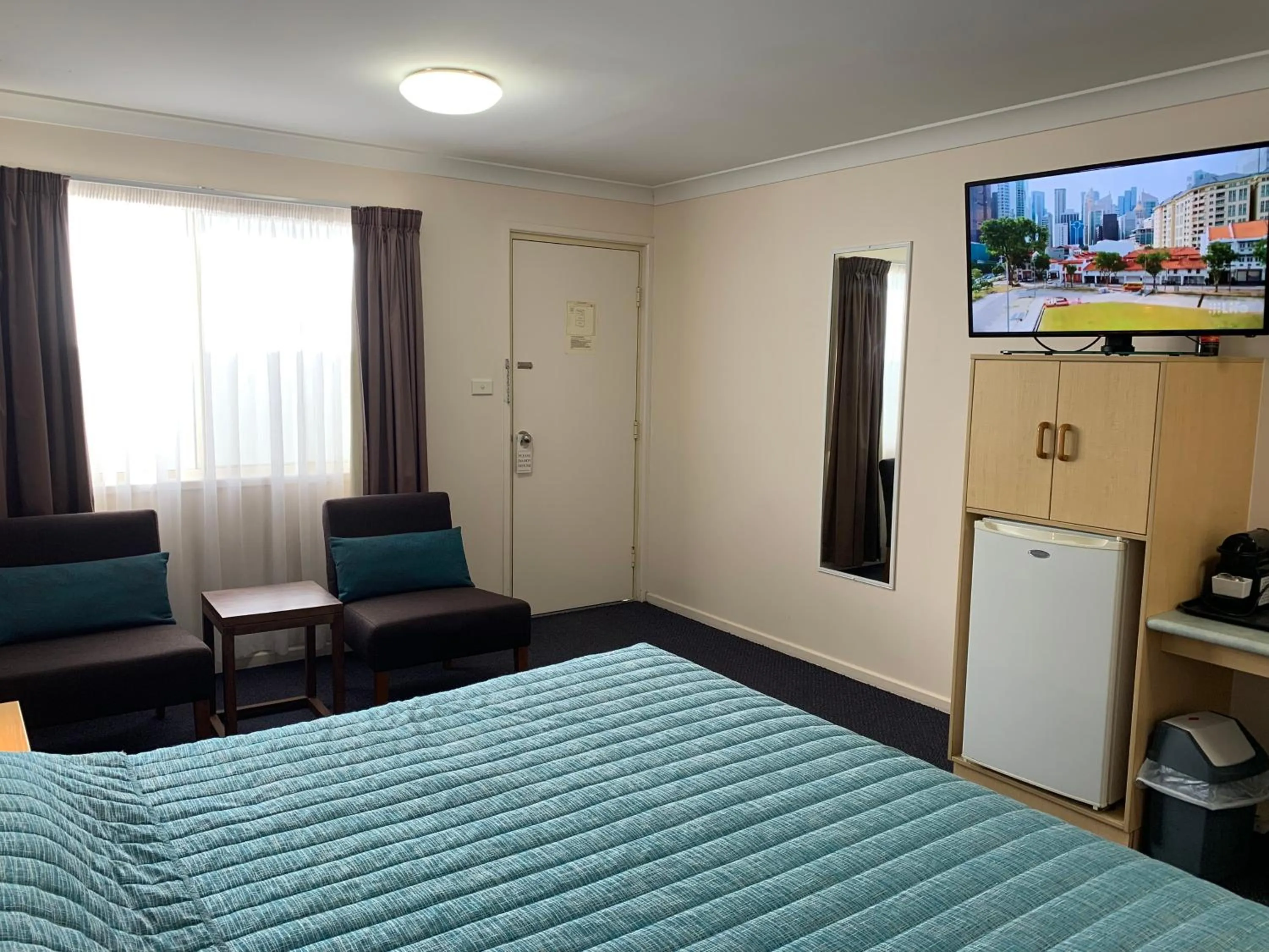 Photo of the whole room, Bed in Silo Motor Inn Biloela