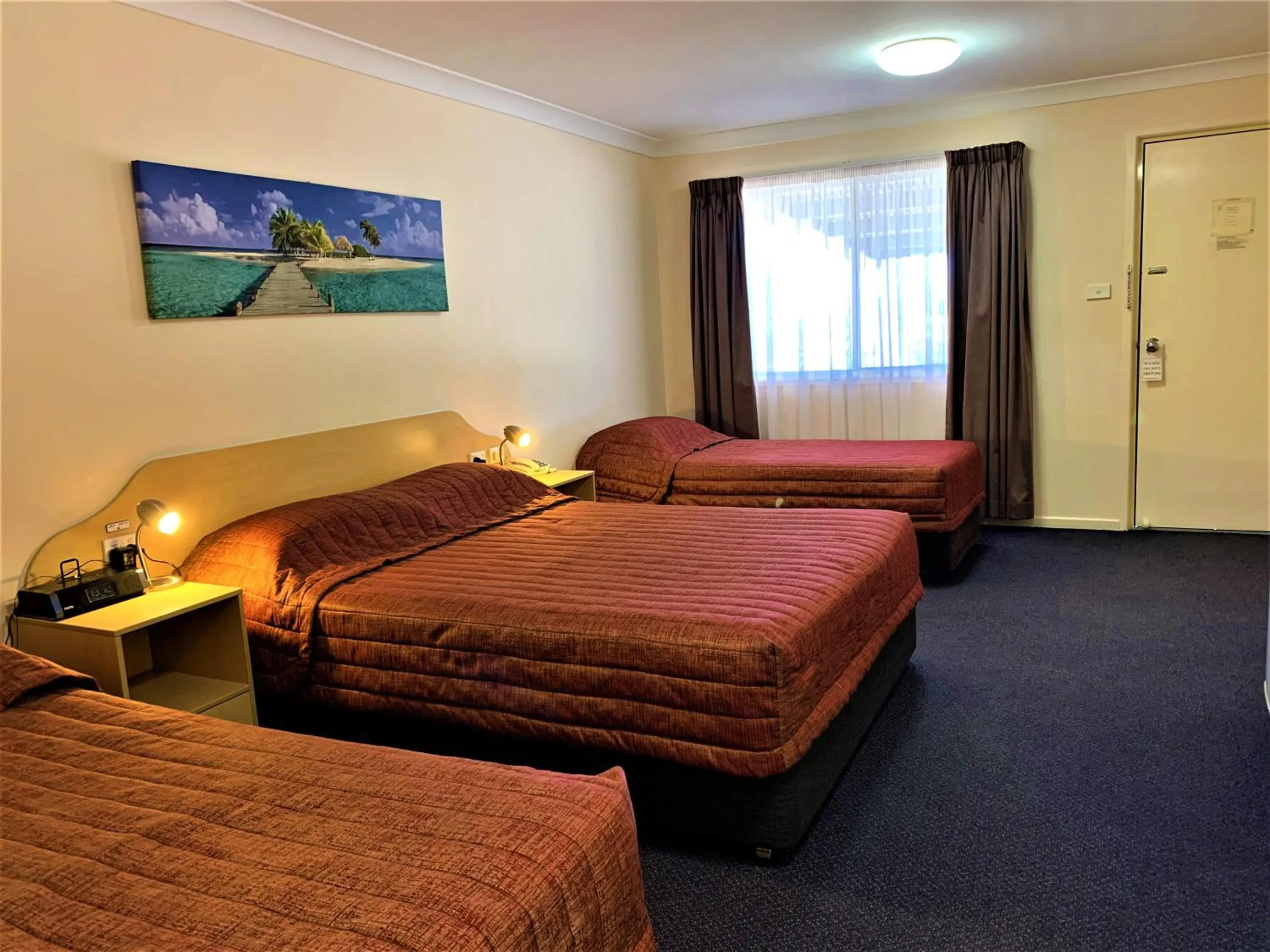 Photo of the whole room, Bed in Silo Motor Inn Biloela