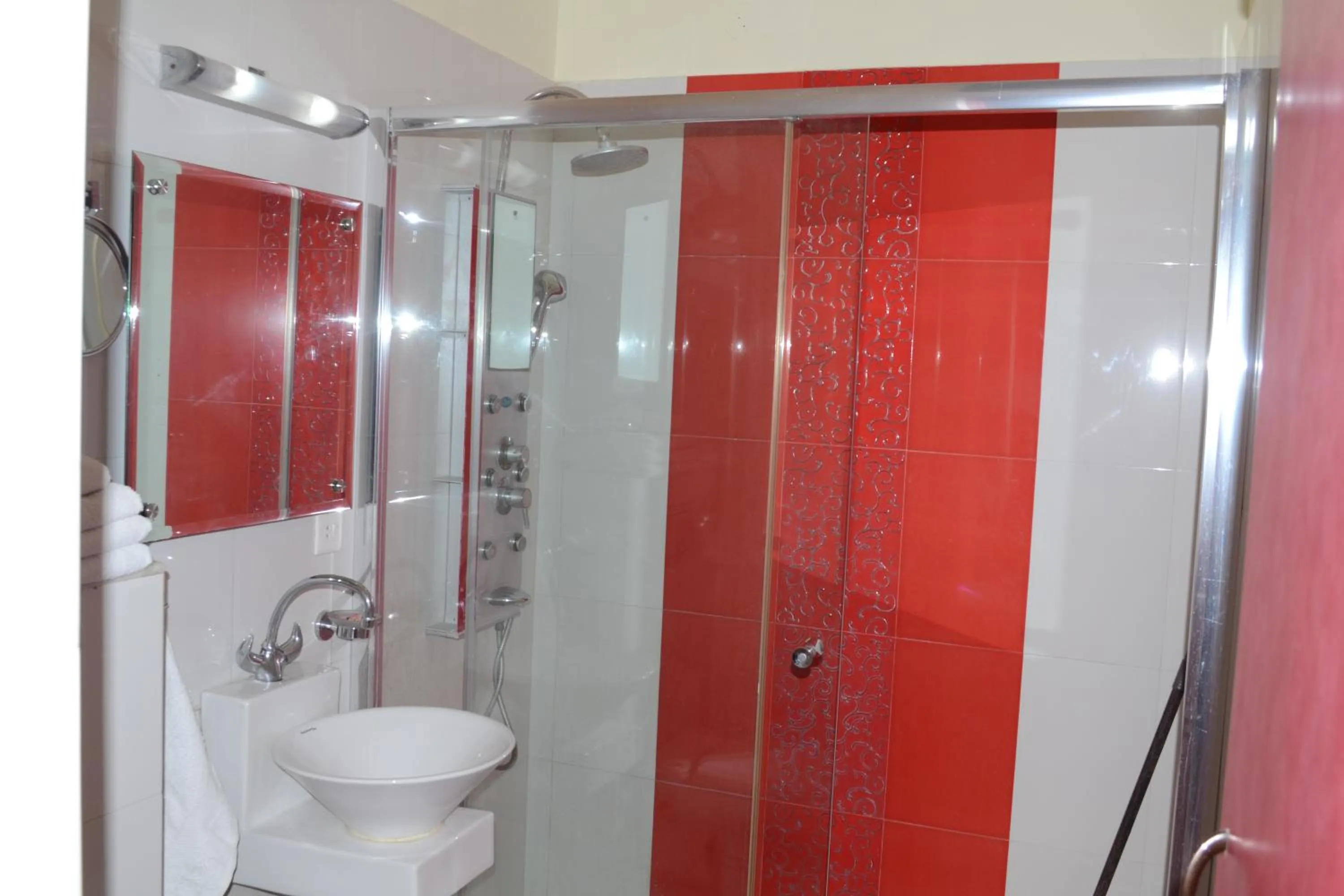 Bathroom in Ray of Maya