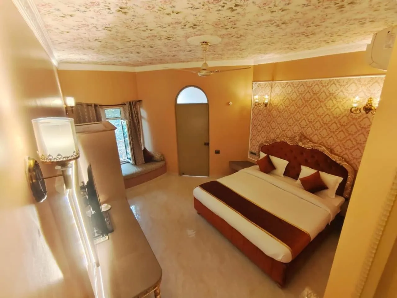 Balcony/Terrace, Bed in Ray of Maya near to taj mahal