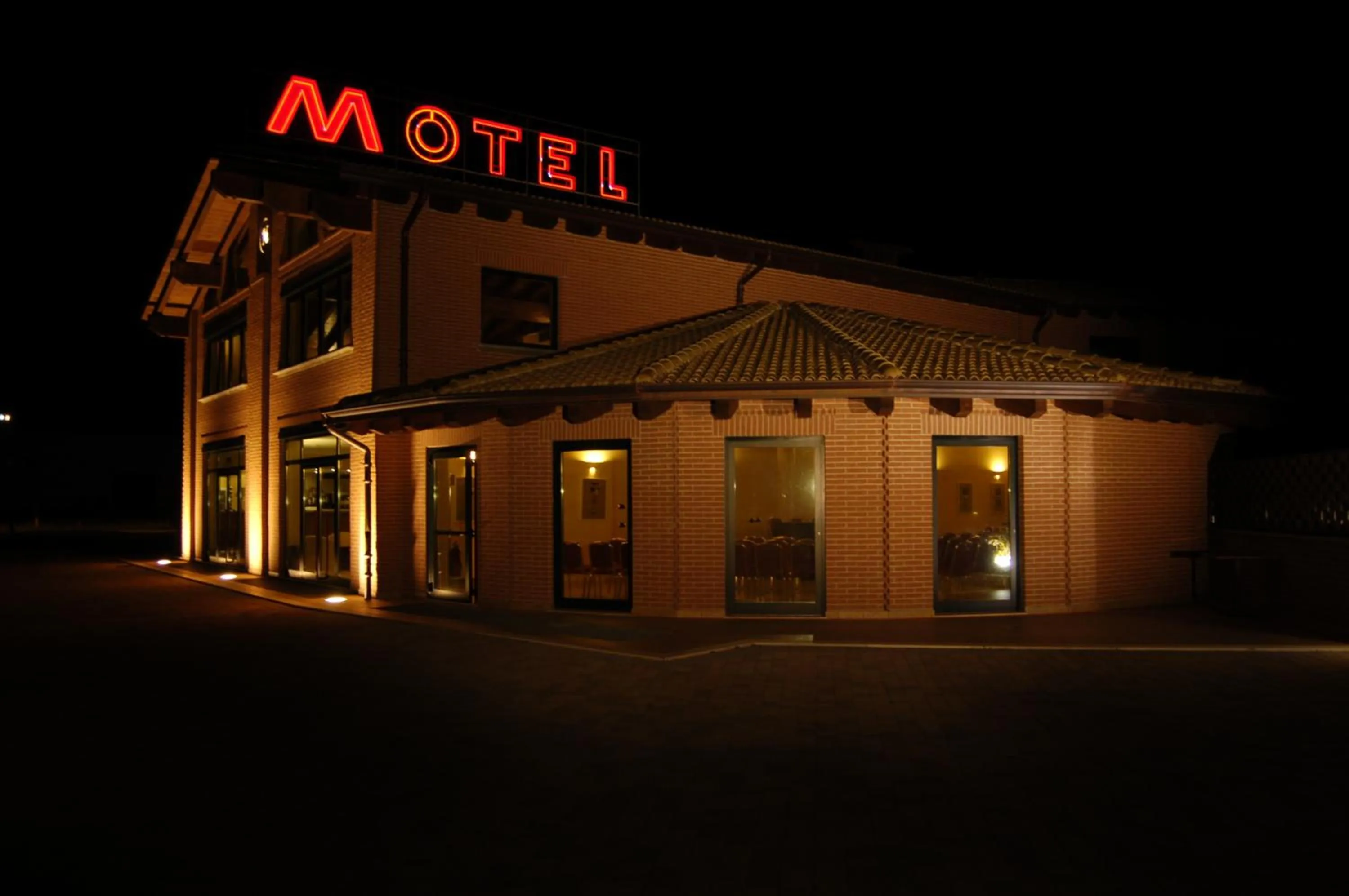 Facade/entrance in HM MotelHotel