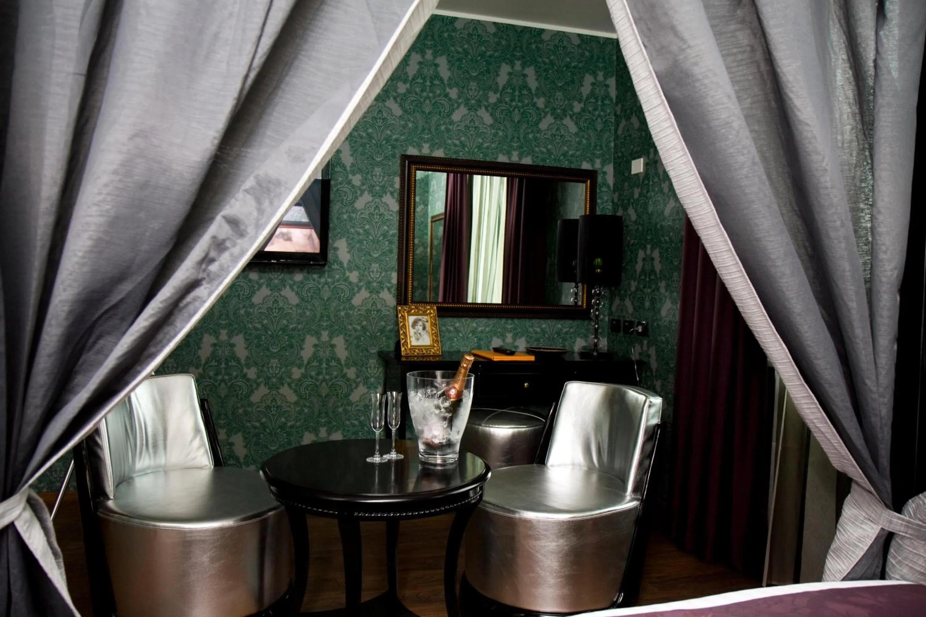 Bed in HM MotelHotel