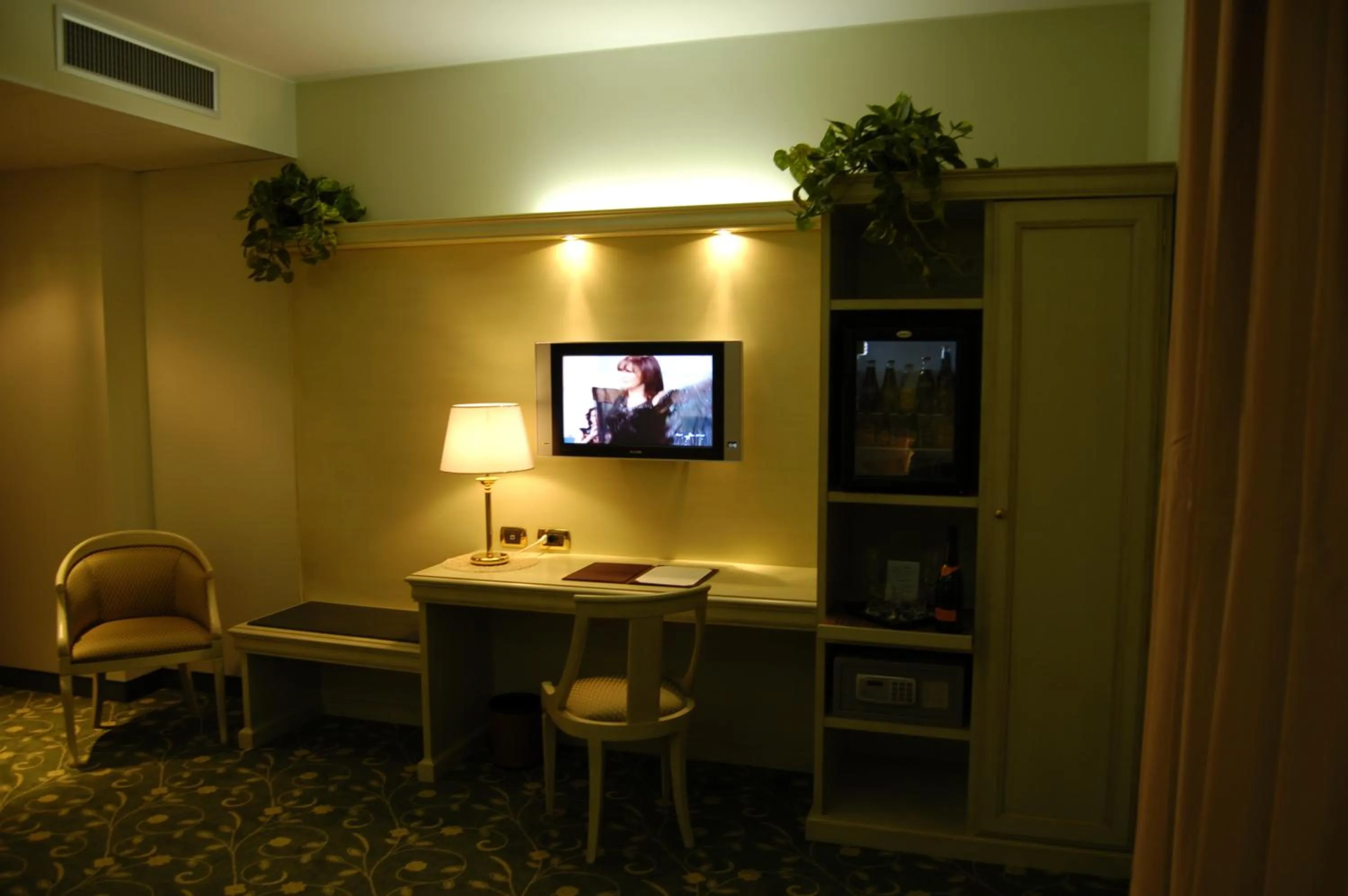 Bed in HM MotelHotel