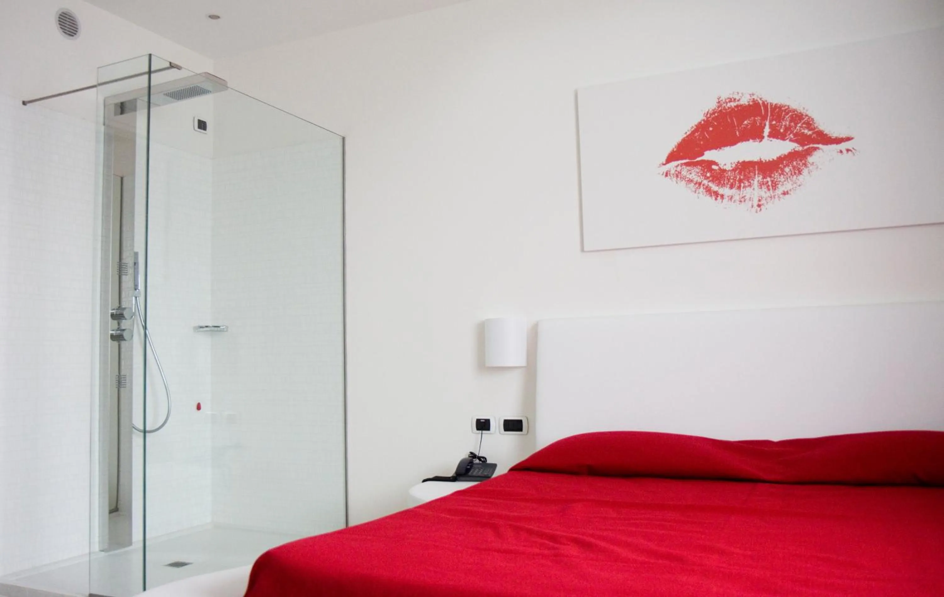 Bed in HM MotelHotel