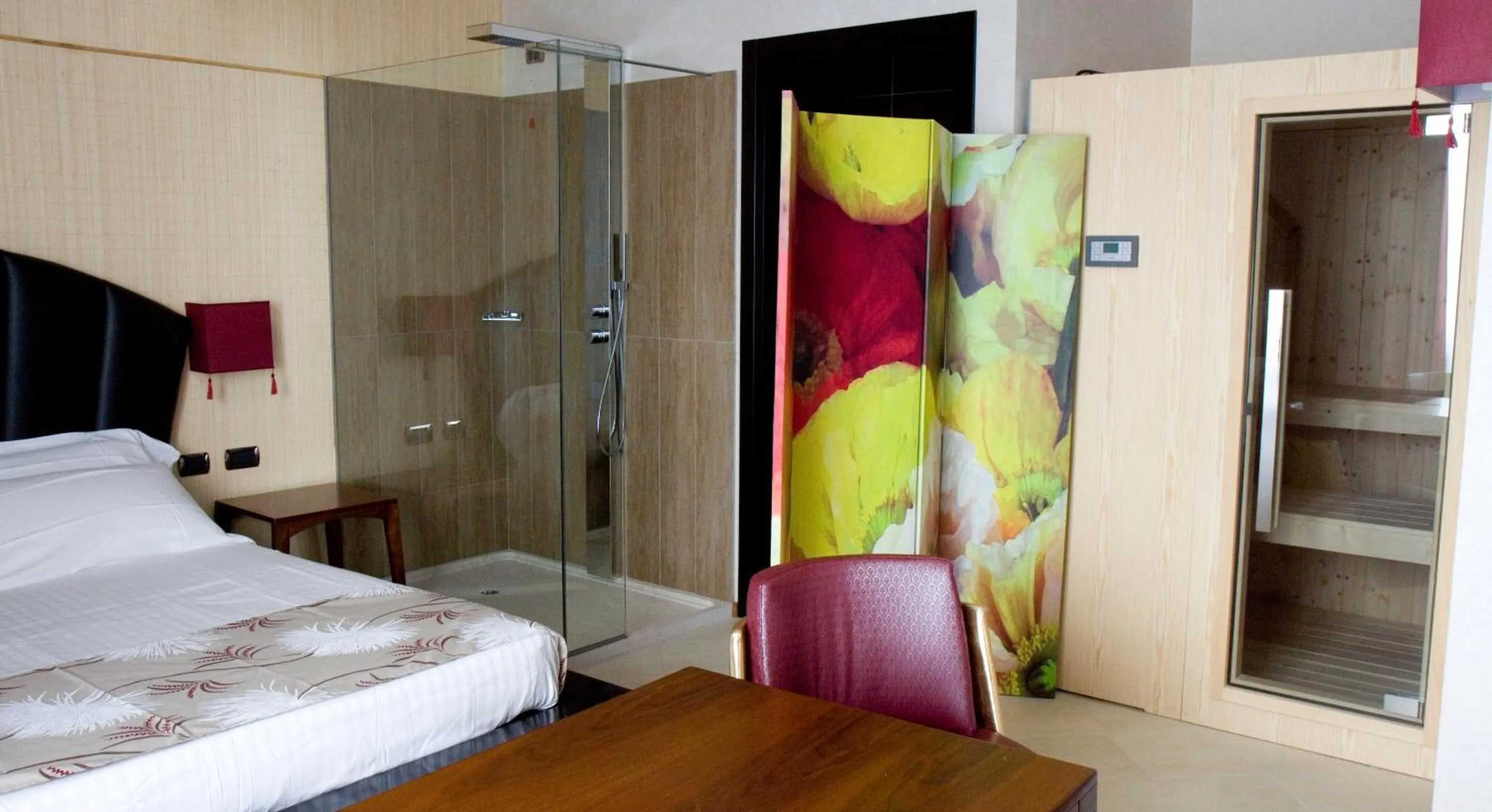 Bed in HM MotelHotel