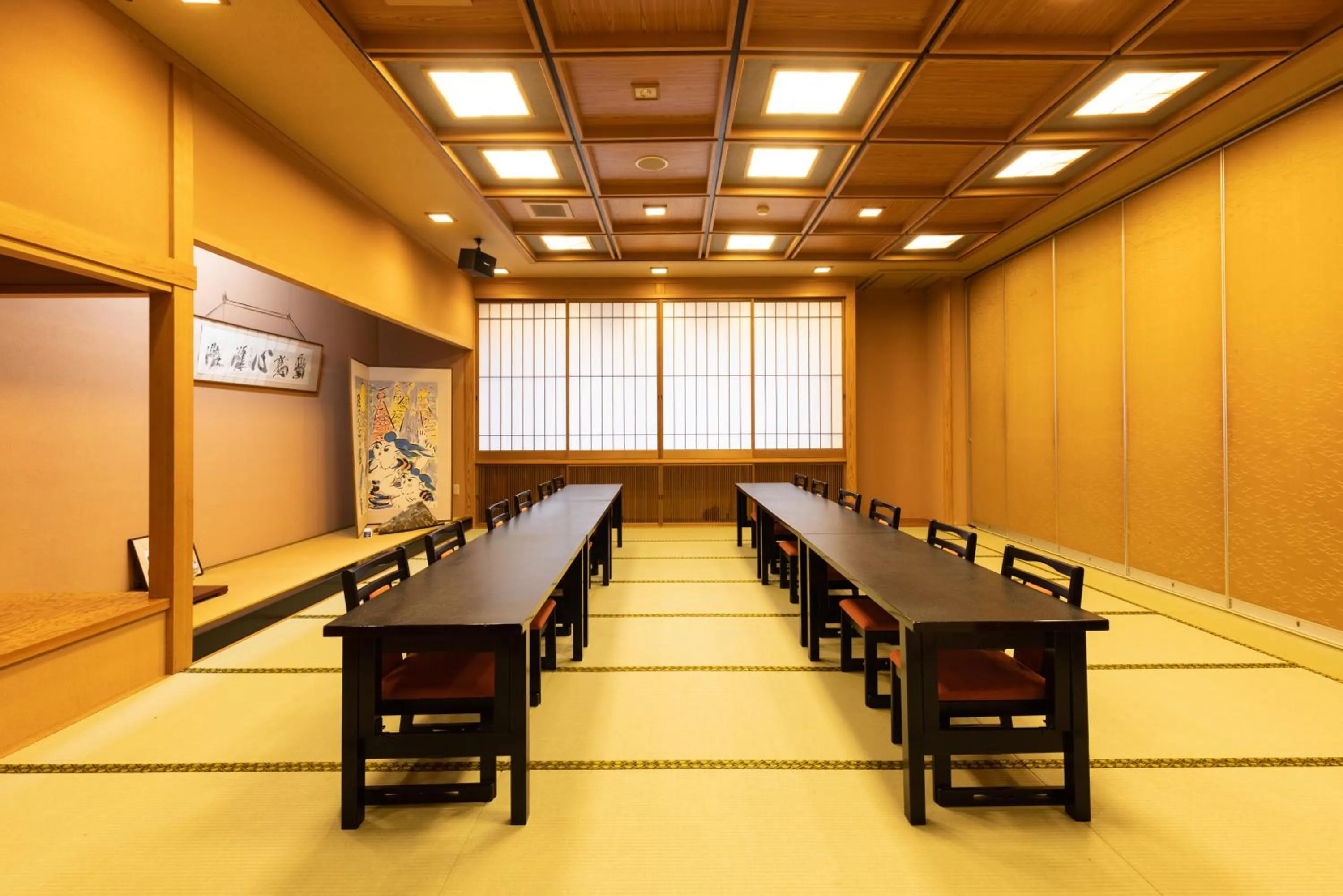 Restaurant/places to eat in Niemonya