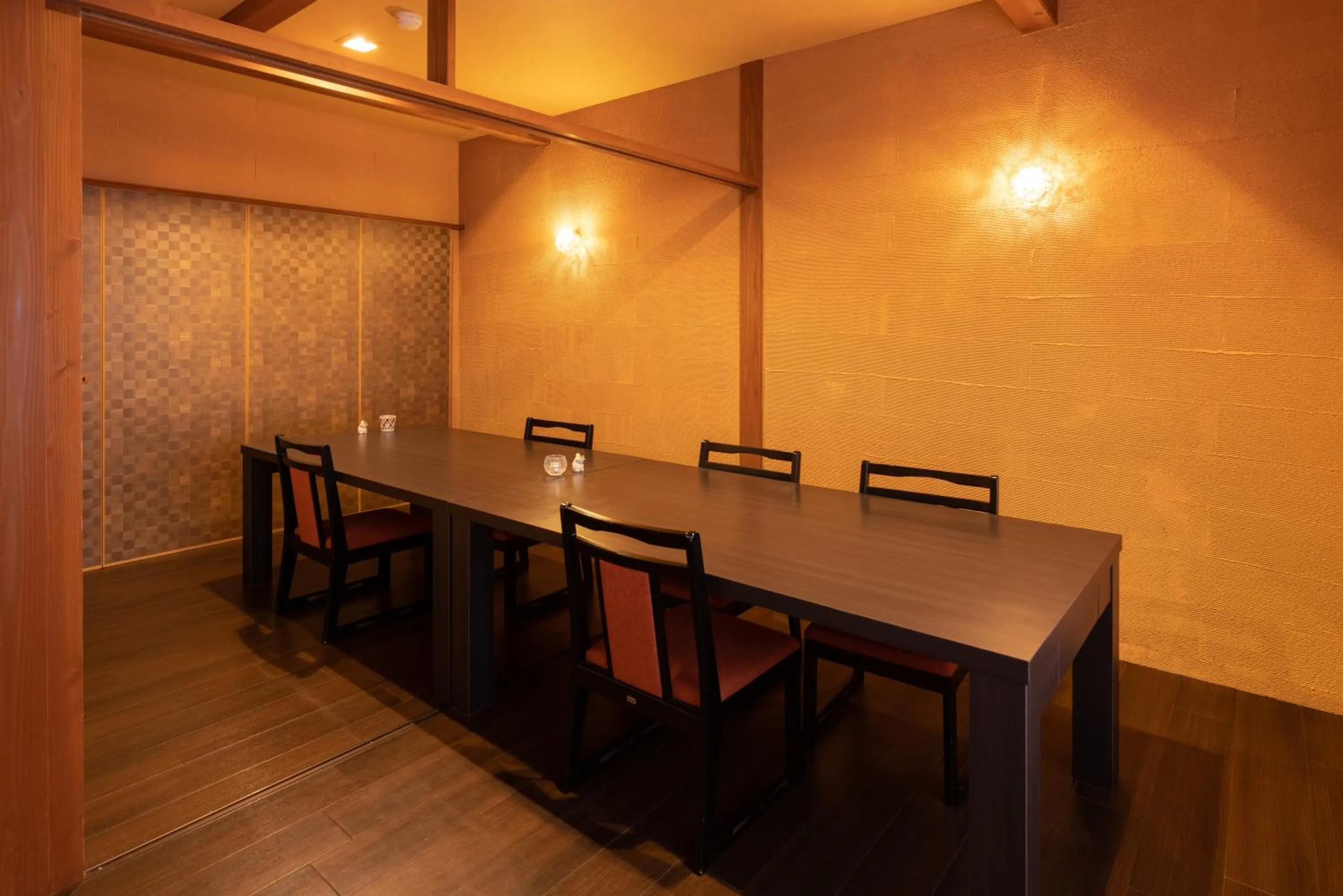 Restaurant/places to eat in Niemonya