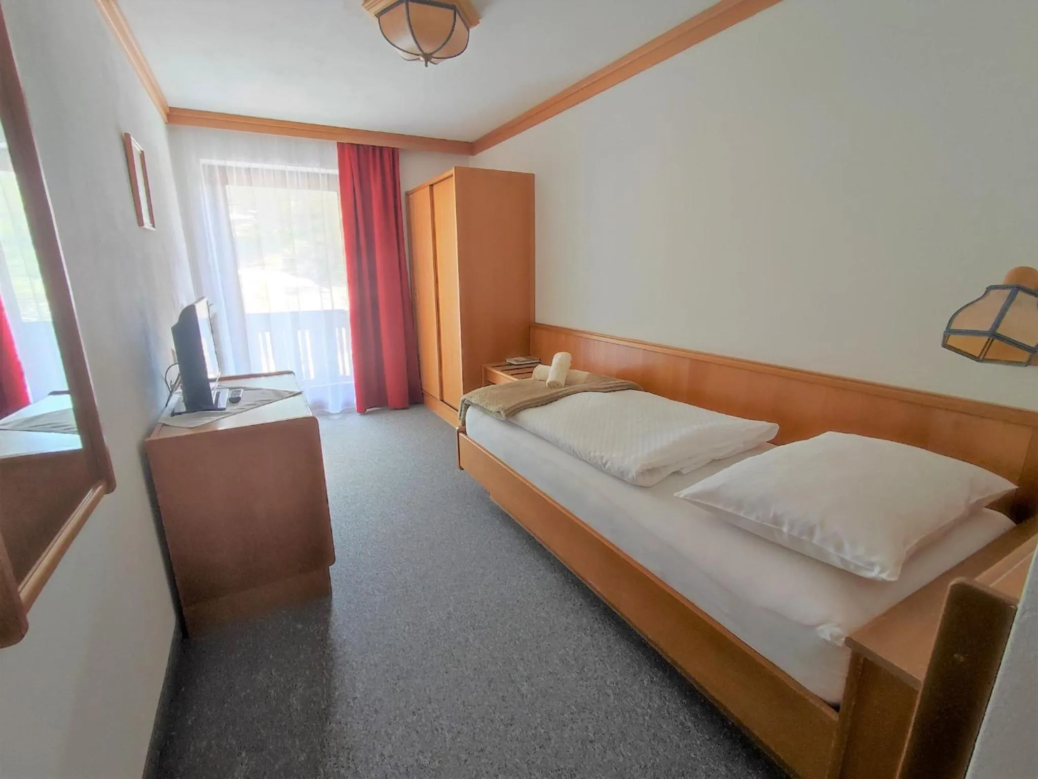 Bed in Berghotel Türlwand