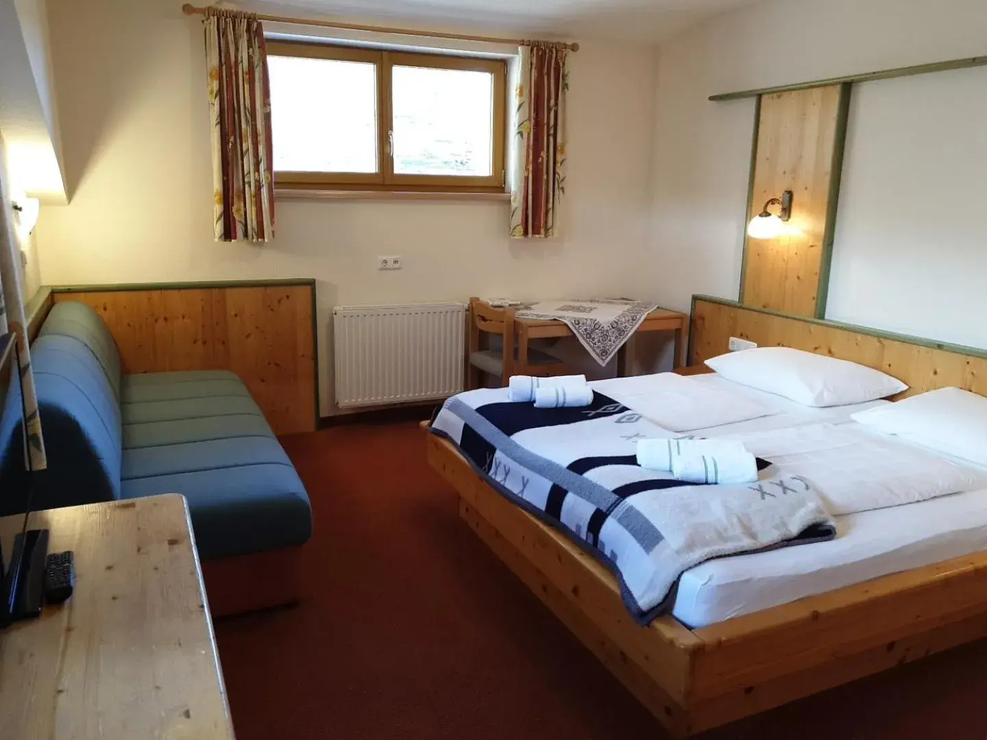 Double Room with Mountain View - single occupancy in Berghotel Türlwand Double Room with Mountain View - single occupancy in Berghotel Türlwand