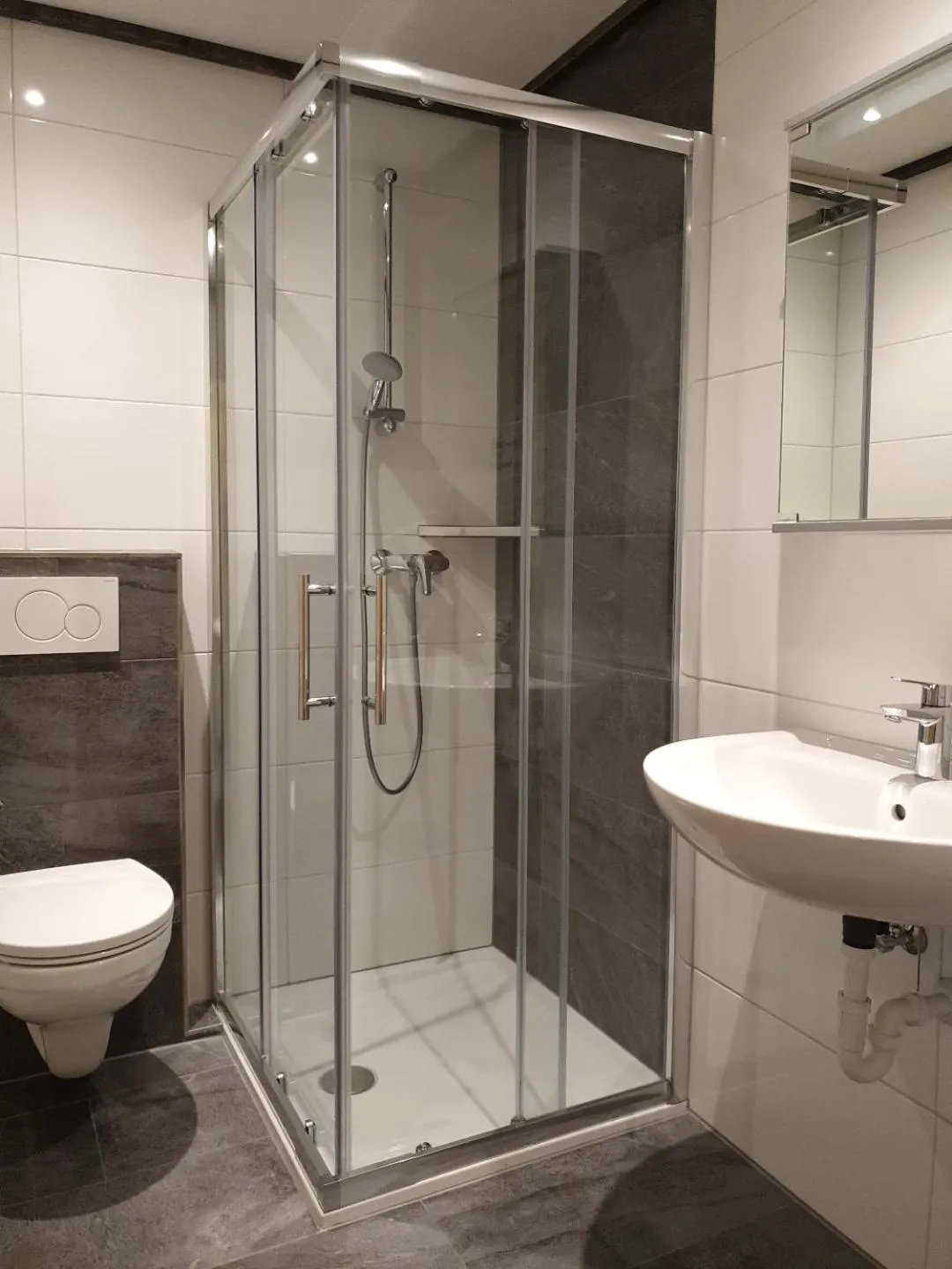 Bathroom in Berghotel Türlwand