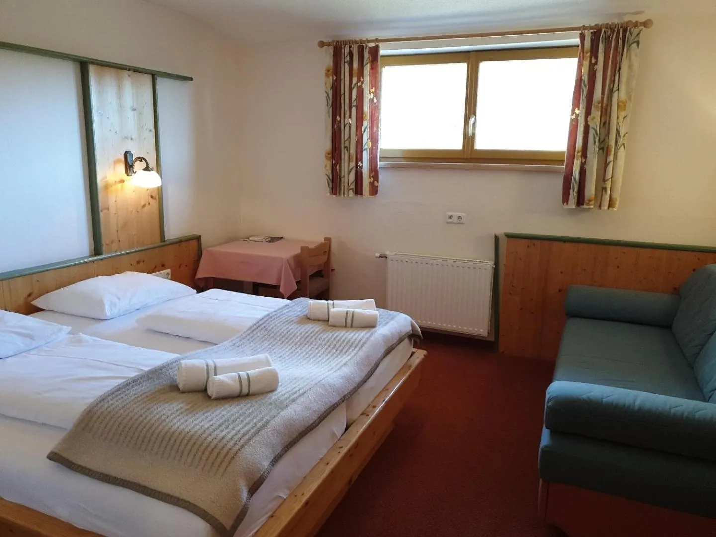 Bed in Berghotel Türlwand