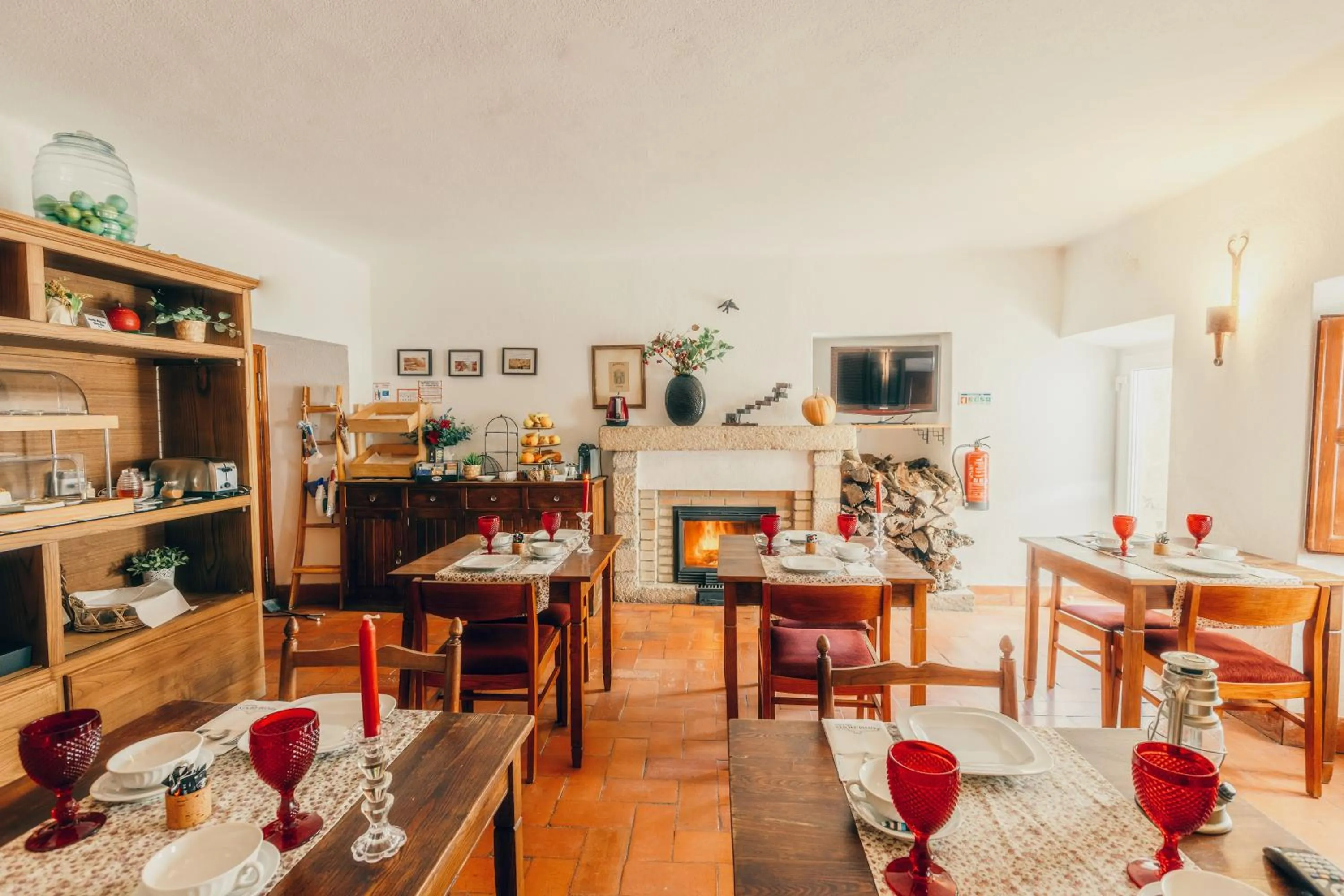 Communal lounge/ TV room in Dom Dinis Marvão