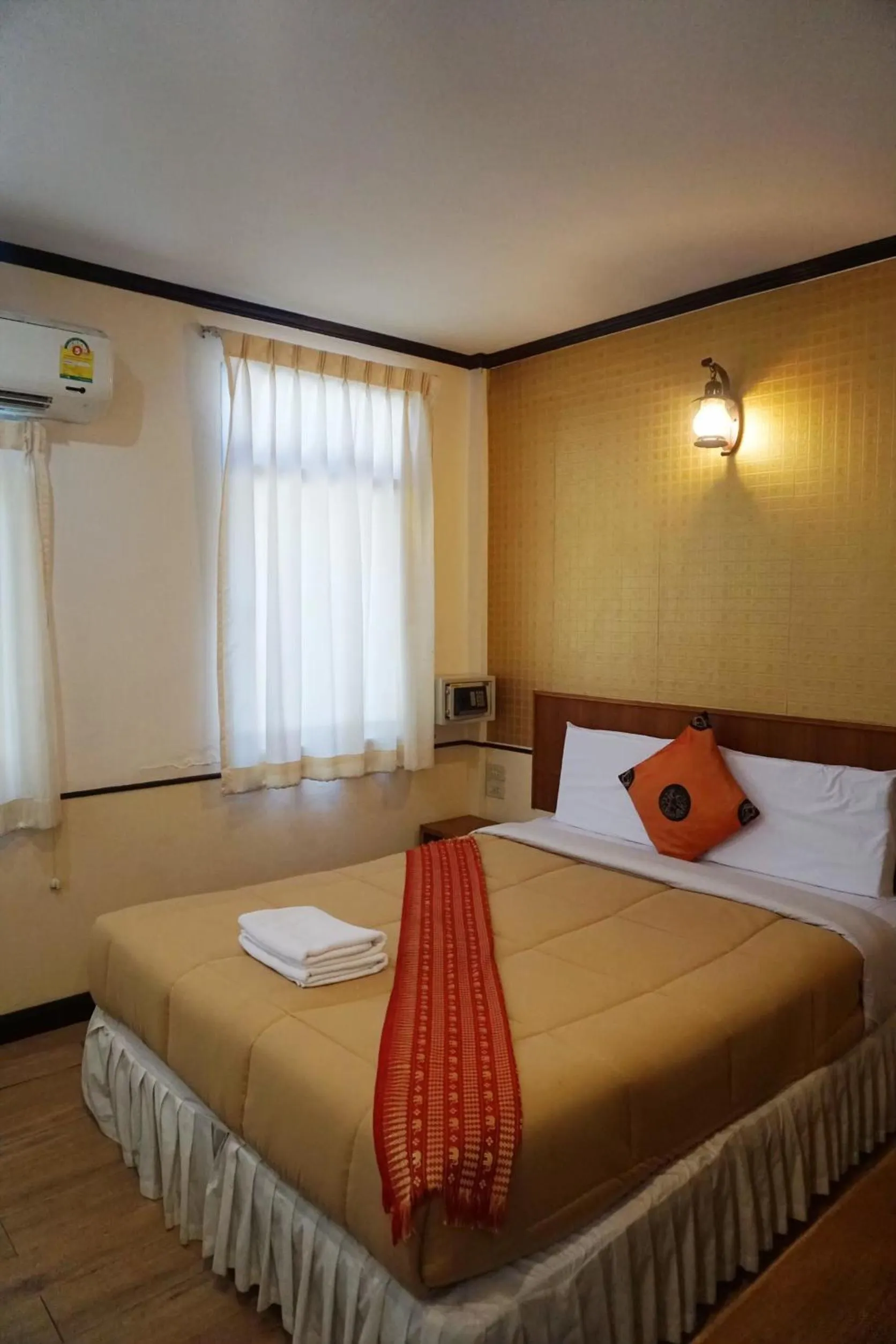 Bed in Honey House1 hotel