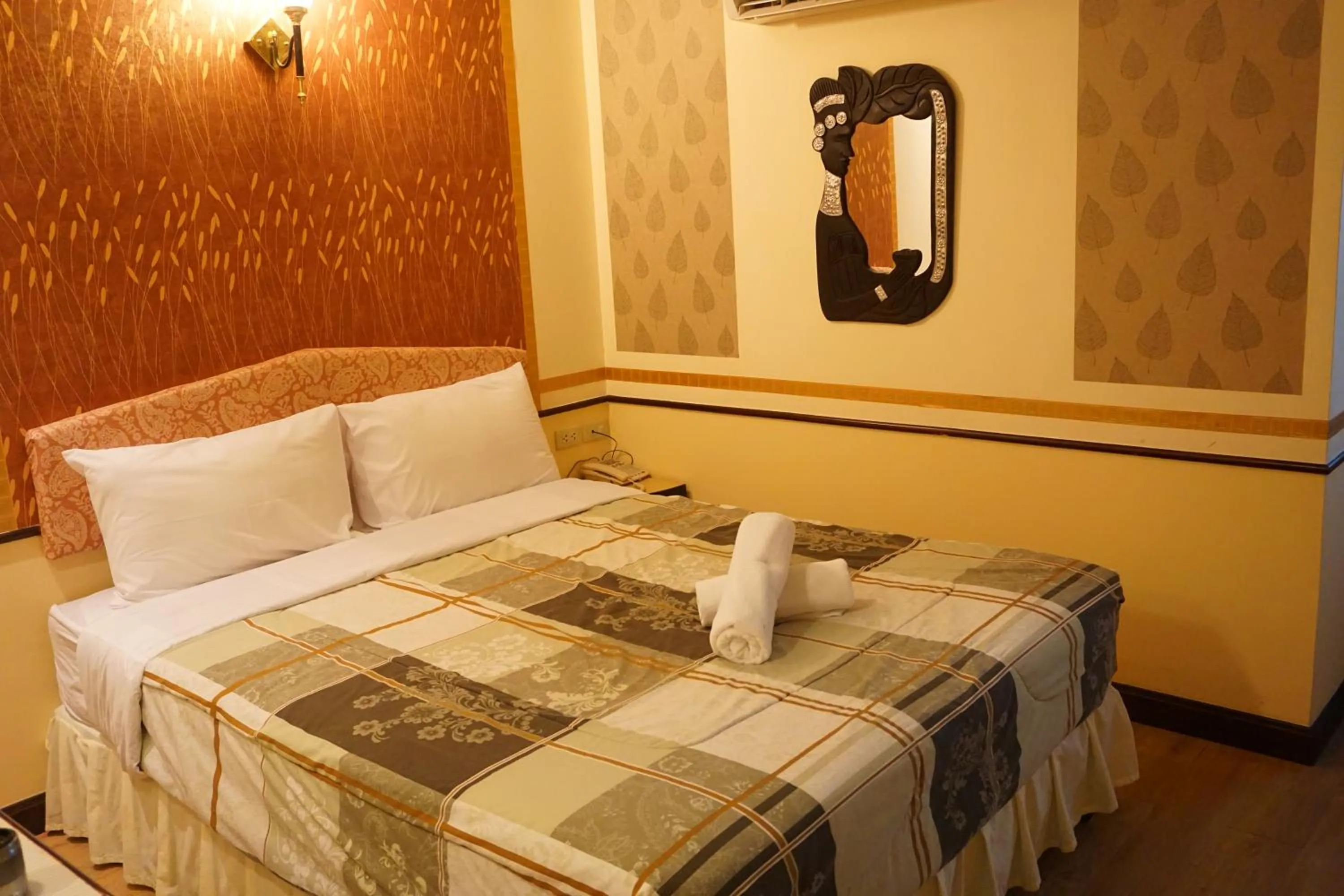 Bed in Honey House1 hotel