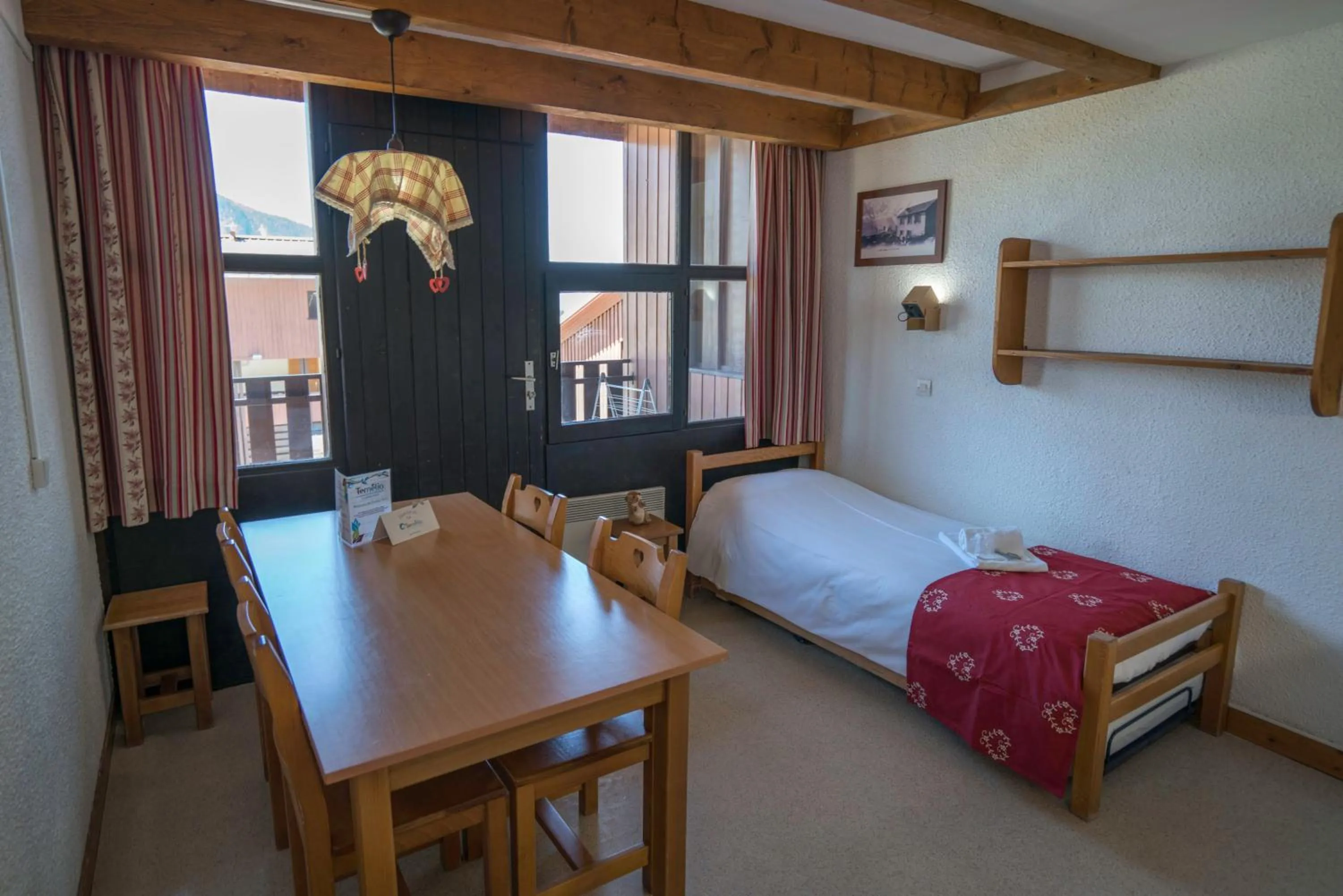 Kitchen or kitchenette, Bed in Village De Vacances Les Flocons Verts