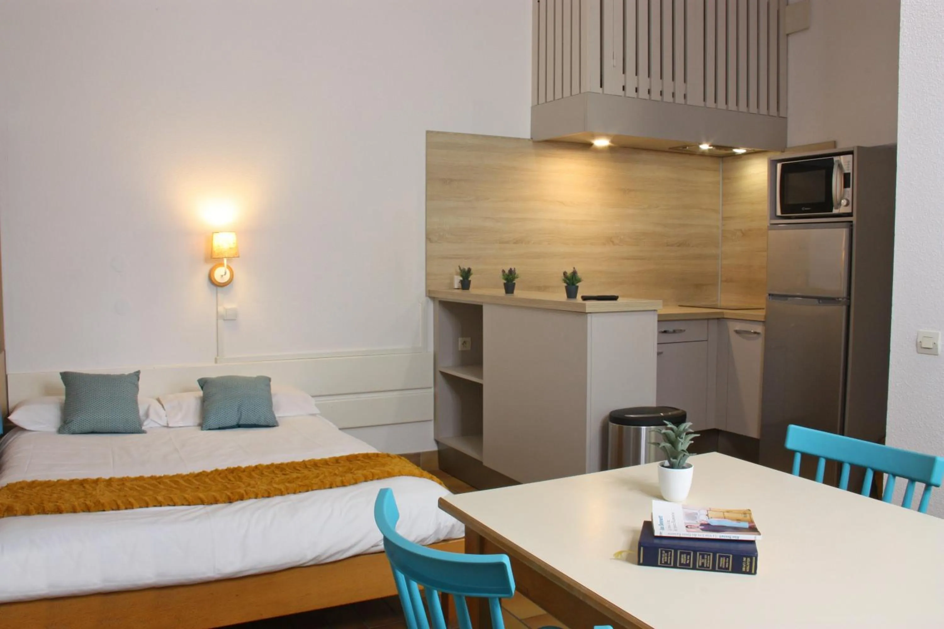 Photo of the whole room, Bed in Azureva Le Grau du Roi