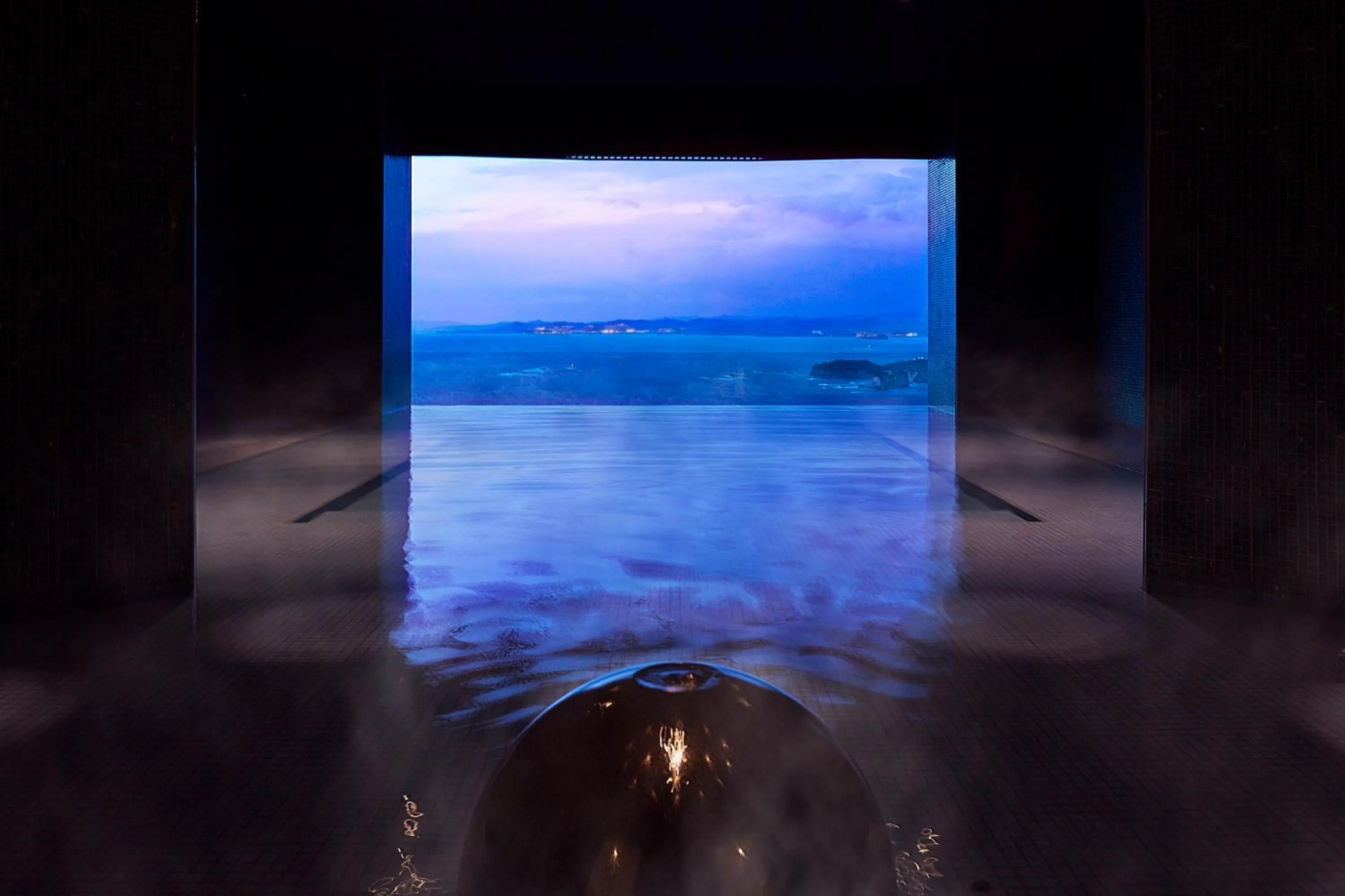 Hot Spring Bath in Infinito Hotel and Spa