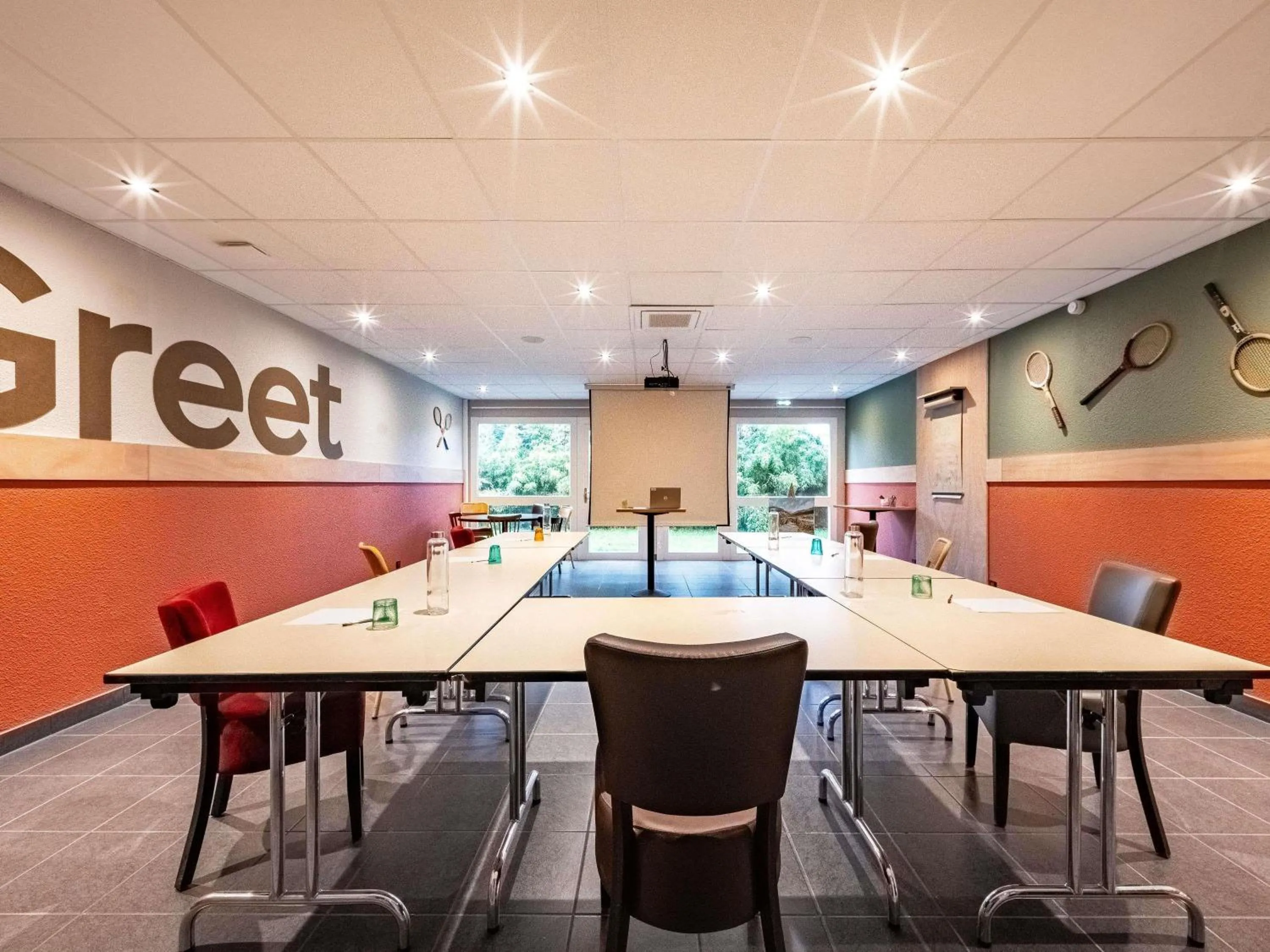 Meeting/conference room in greet Hotel Massieux Lyon Nord